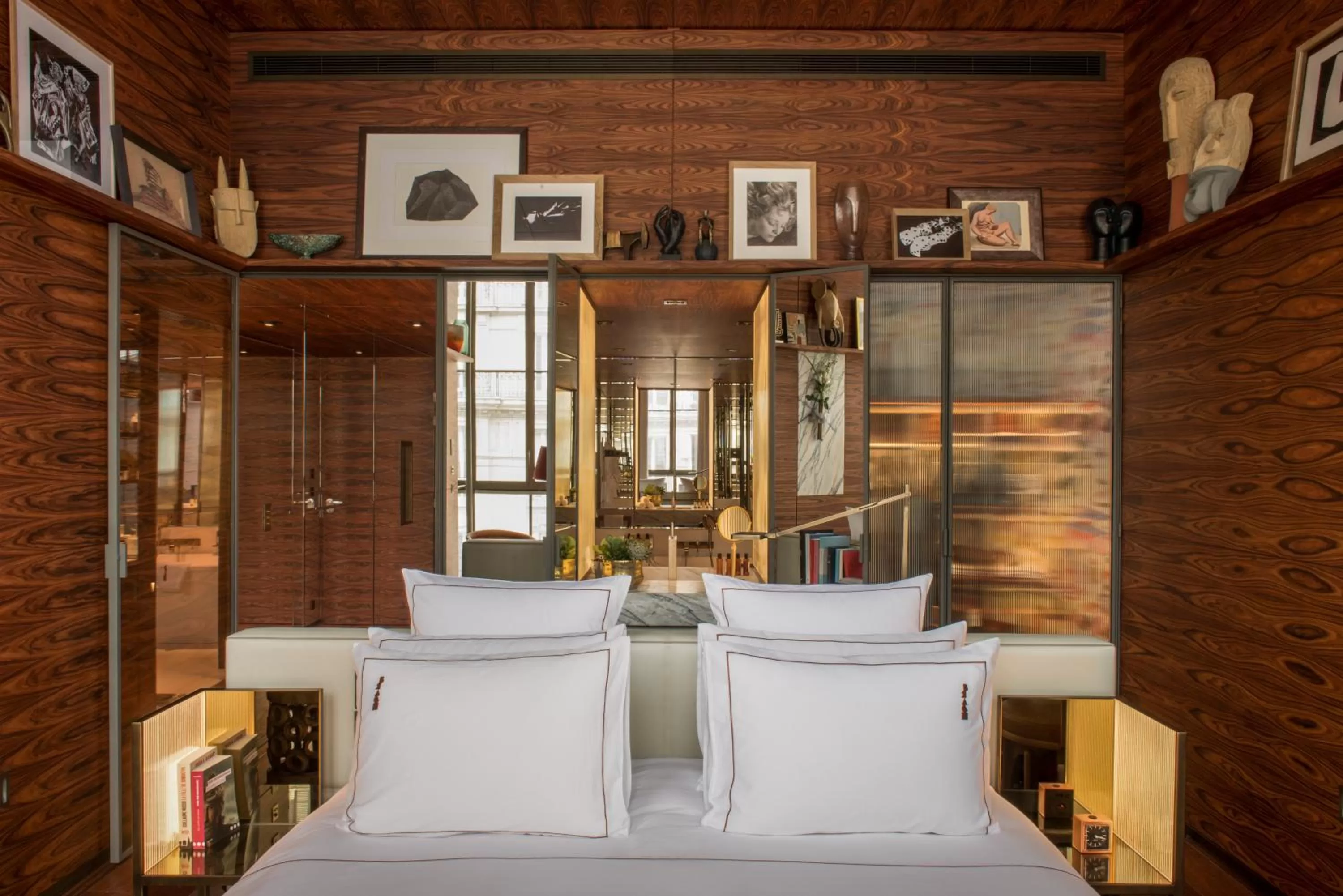 Deluxe Room in Brach Paris - Evok Collection