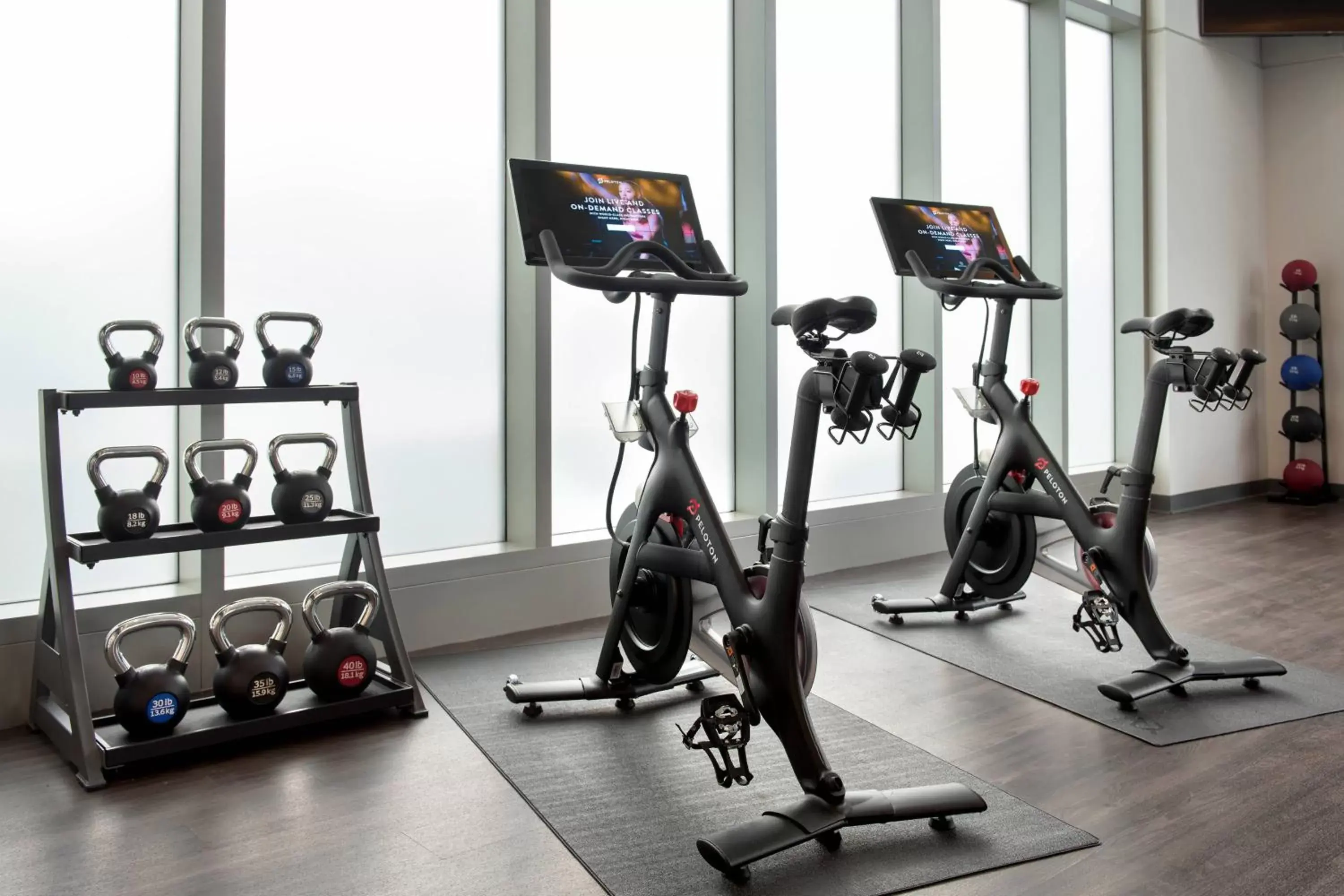 Fitness centre/facilities, Fitness Center/Facilities in Bethesda North Marriott Hotel & Conference Center