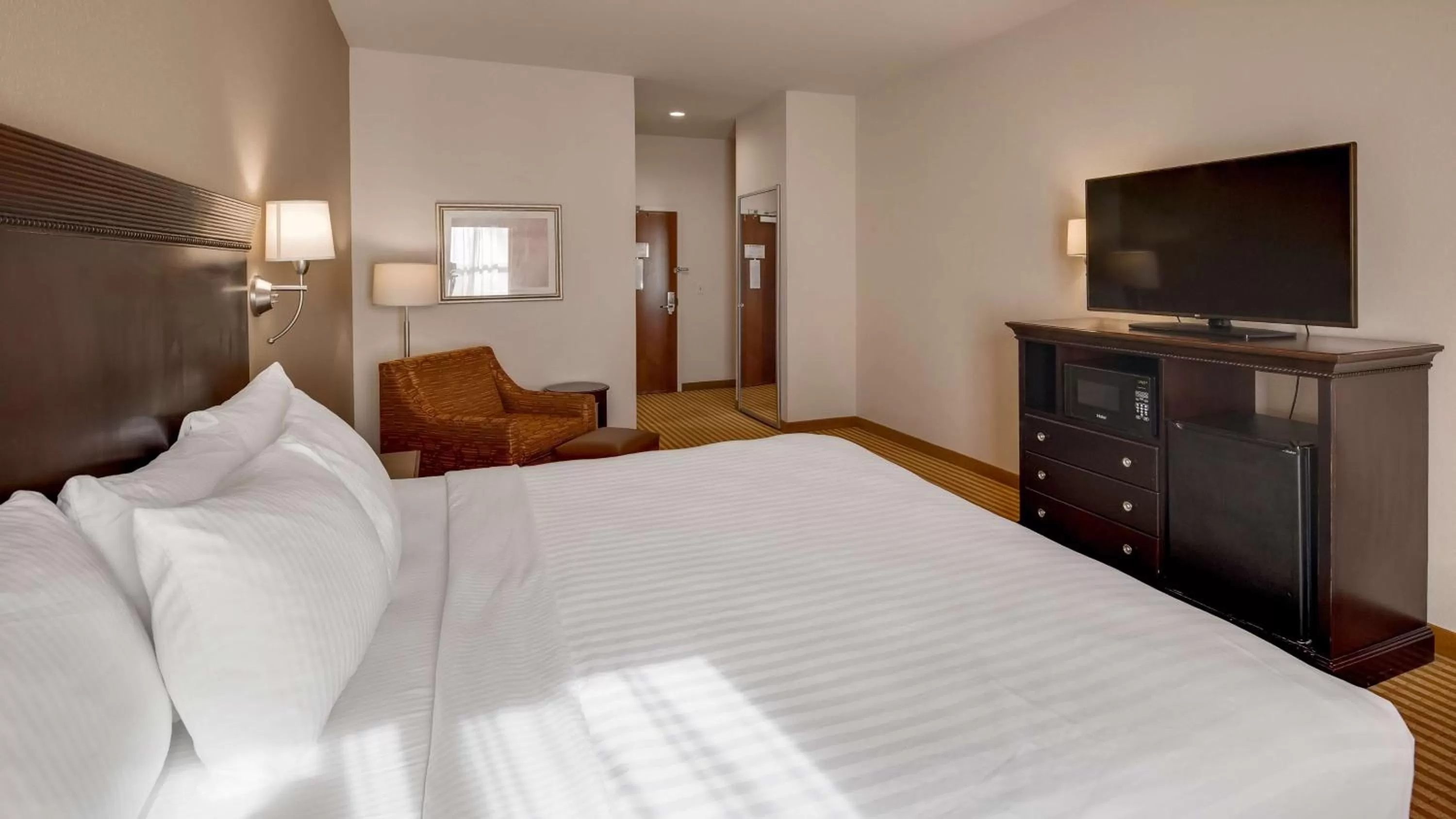 King Room with Roll-In Shower - Disability Access/Non-Smoking in Best Western Plus Greenville South