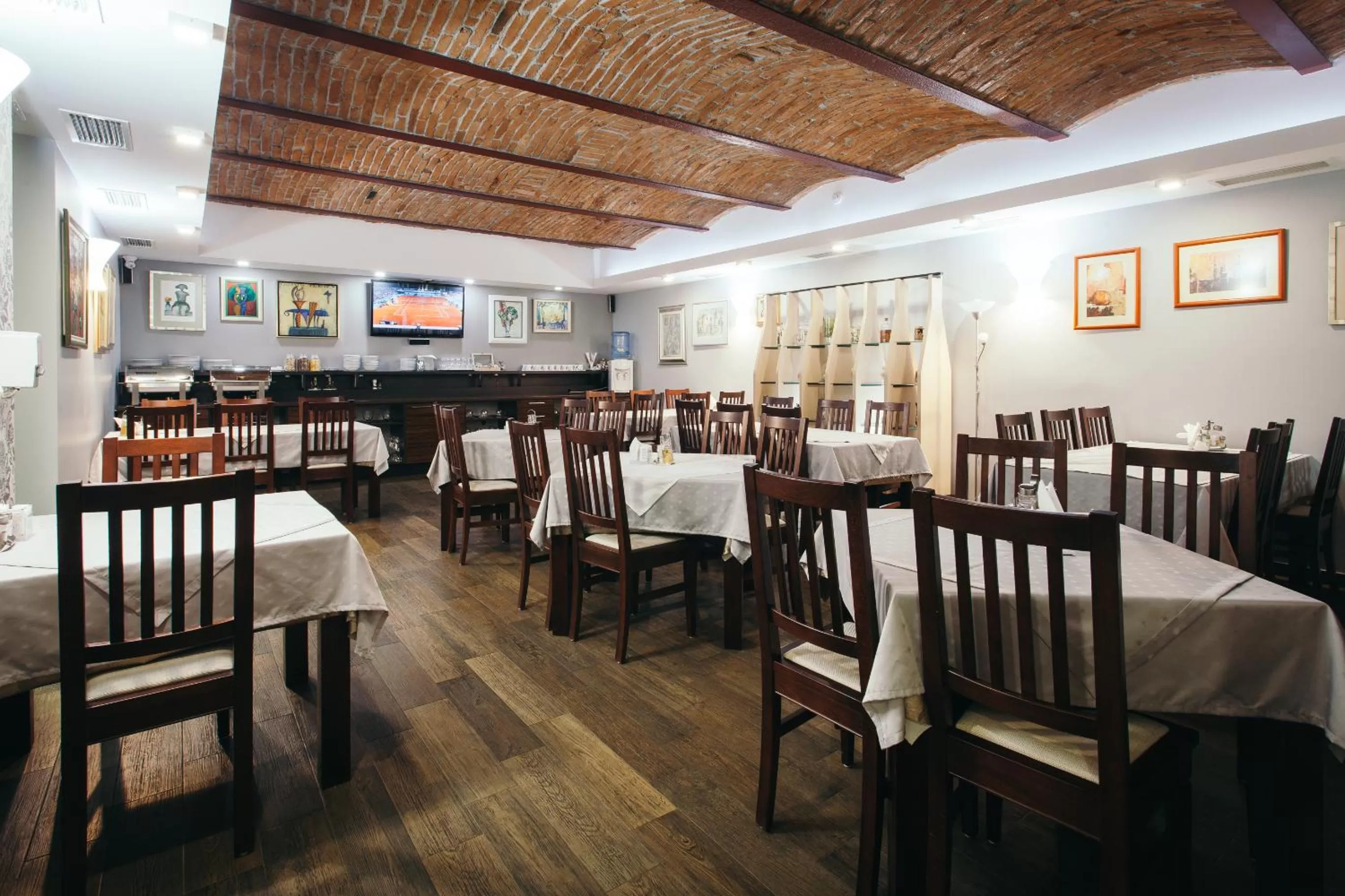 Restaurant/places to eat in Hotel Villa Milas