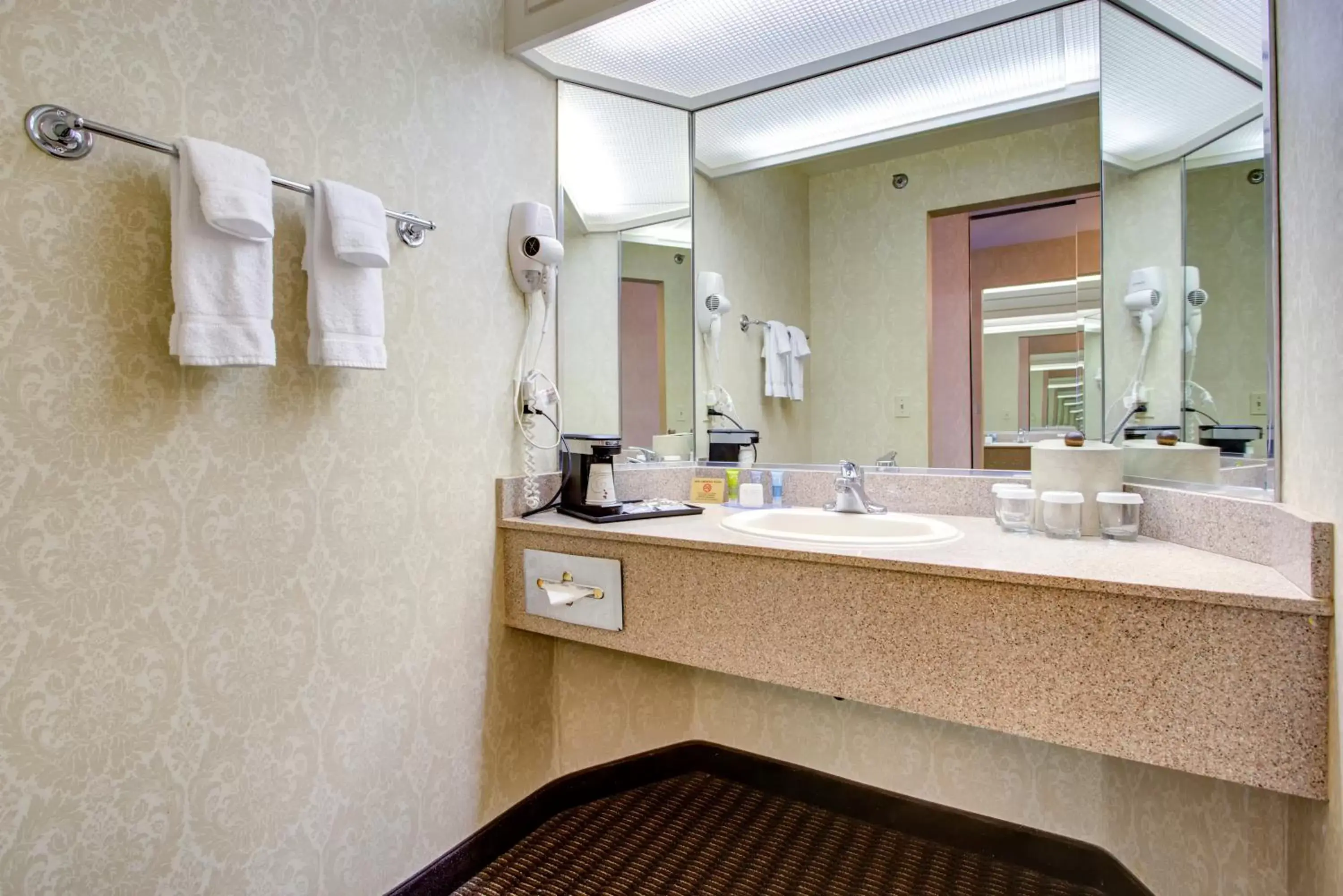 Bathroom in Silver Legacy Reno Resort Casino at THE ROW