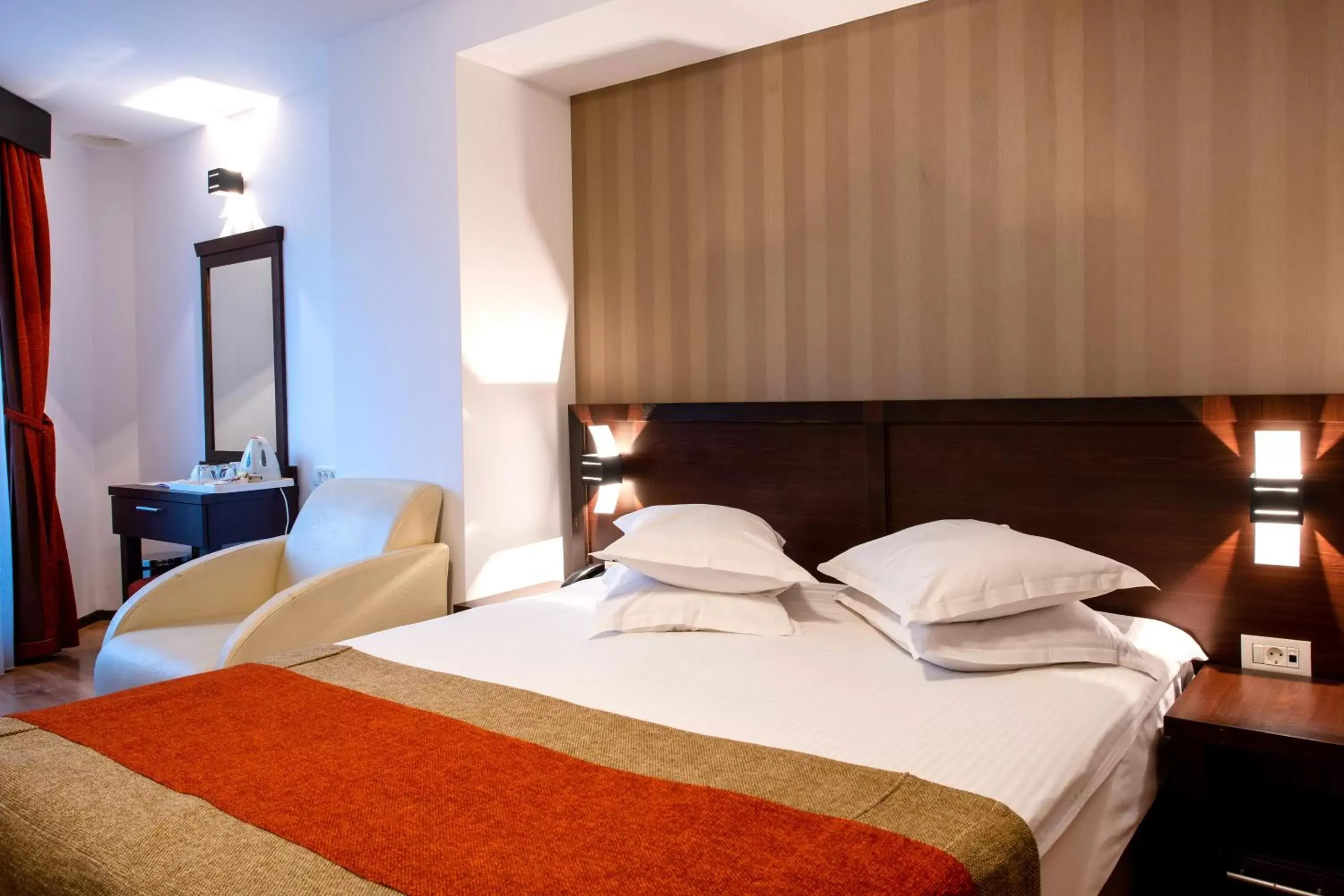 Bed in Hotel Duke Armeneasca - Ex Tempo