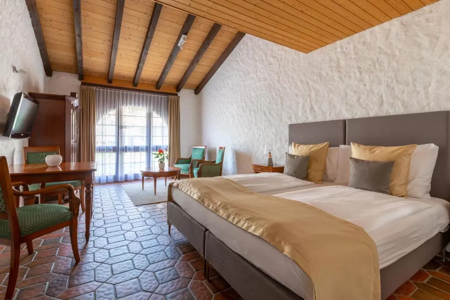 Double Room North in Swiss-Chalet Merlischachen - Romantik Schloss-Hotel am See Double Room North in Swiss-Chalet Merlischachen - Romantik Schloss-Hotel am See