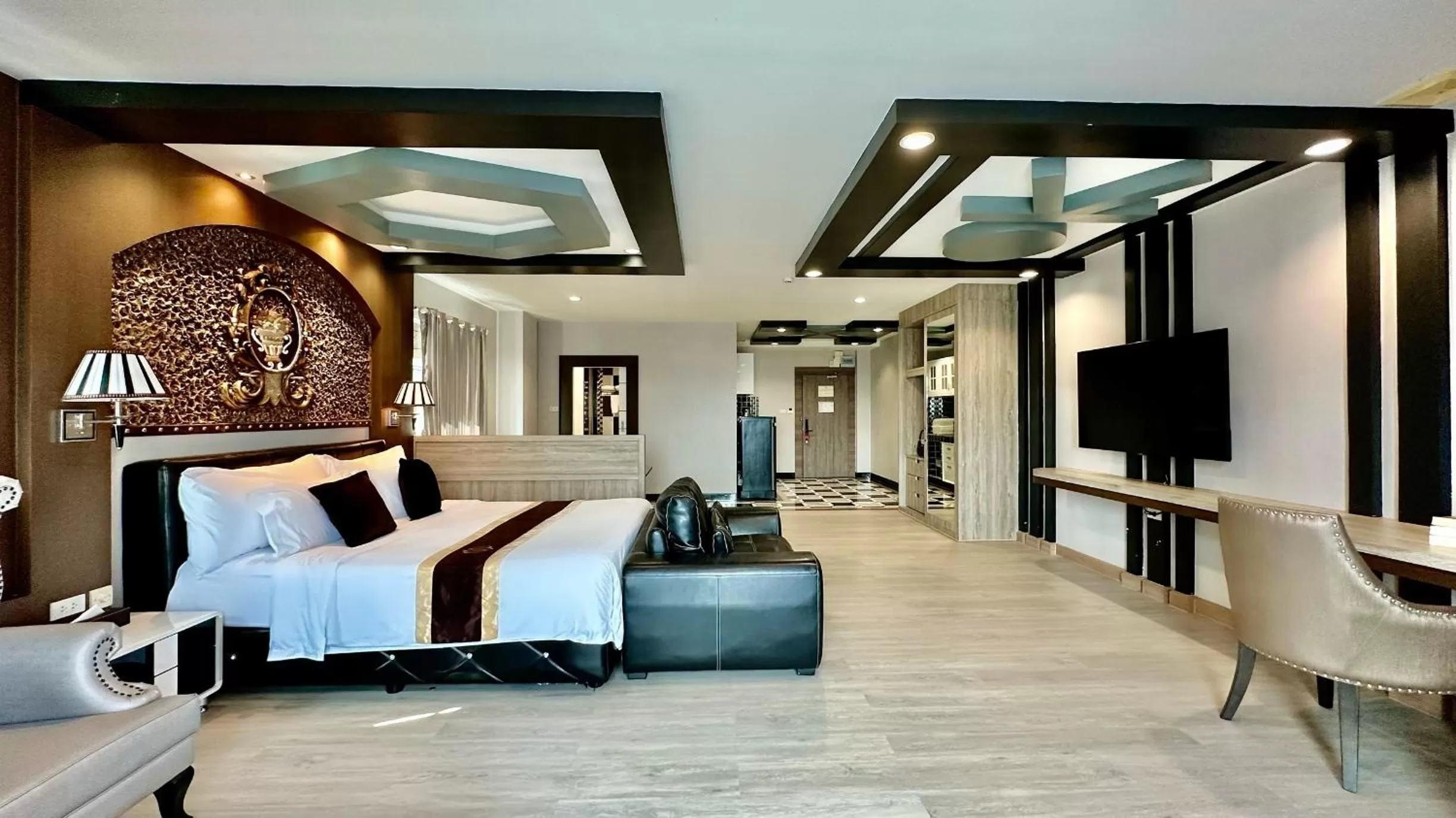 Communal lounge/ TV room in KTK Pattaya Hotel & Residence