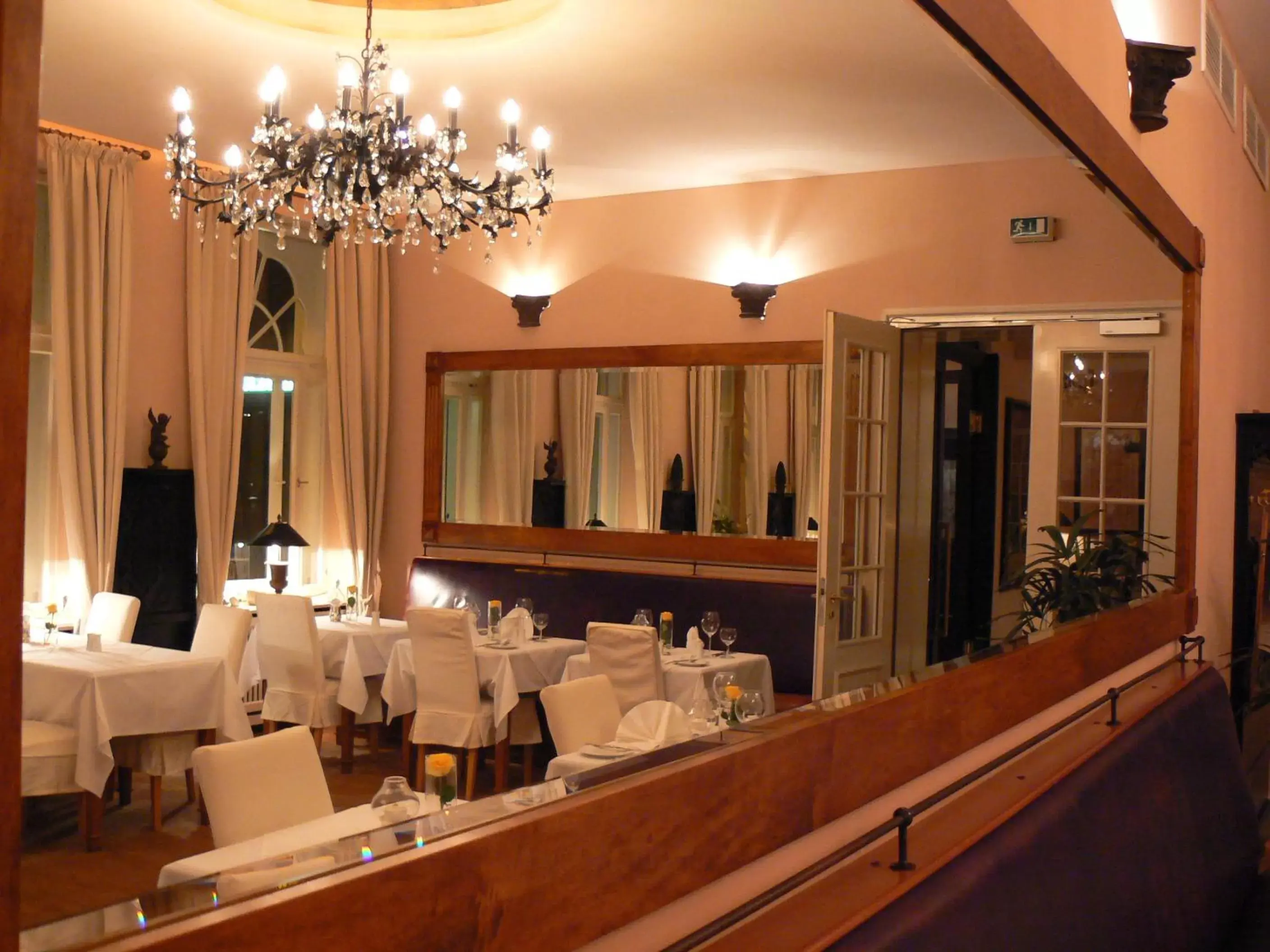 Restaurant/places to eat in Hotel Niederländischer Hof