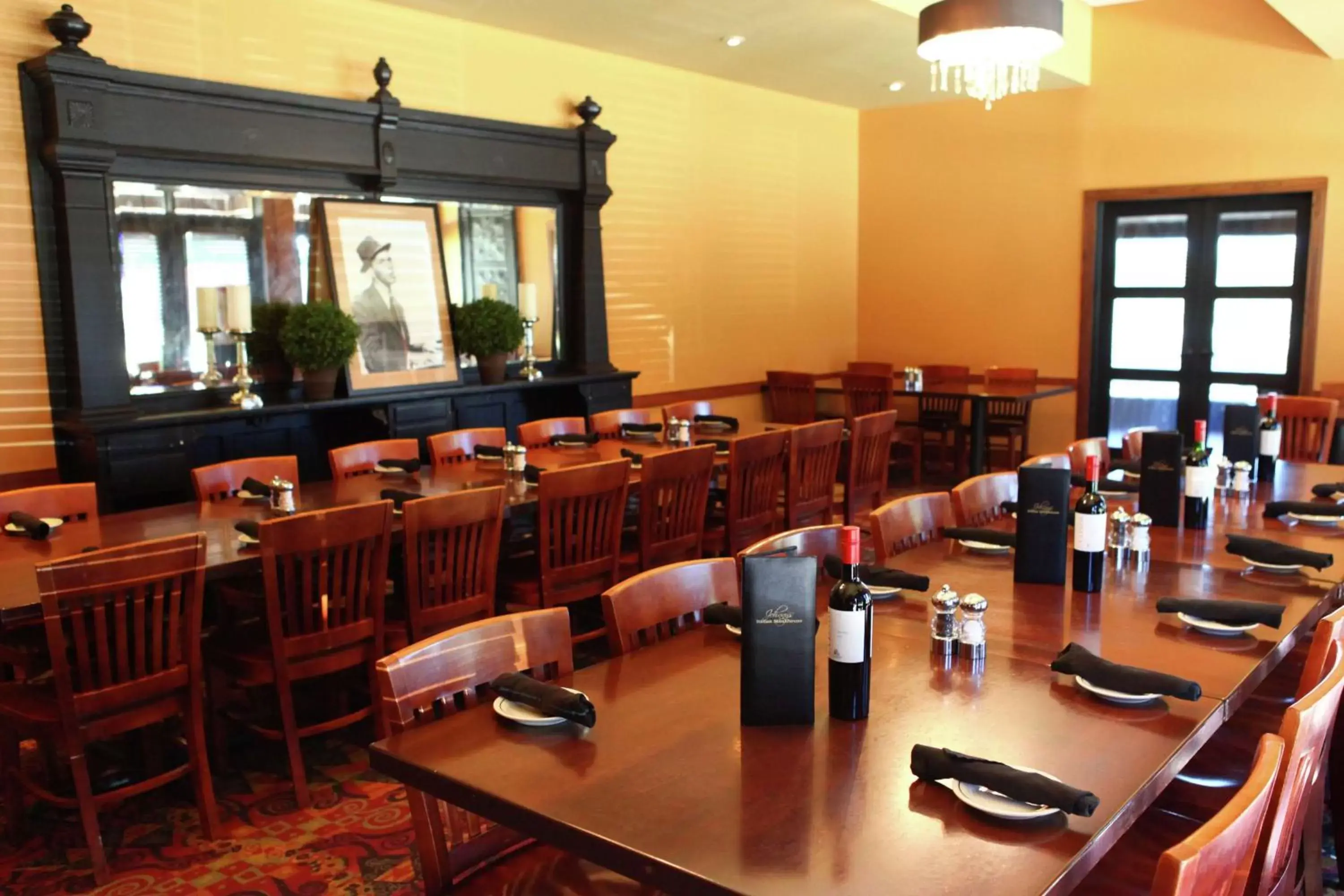 Restaurant/Places to Eat in Doubletree Des Moines Airport
