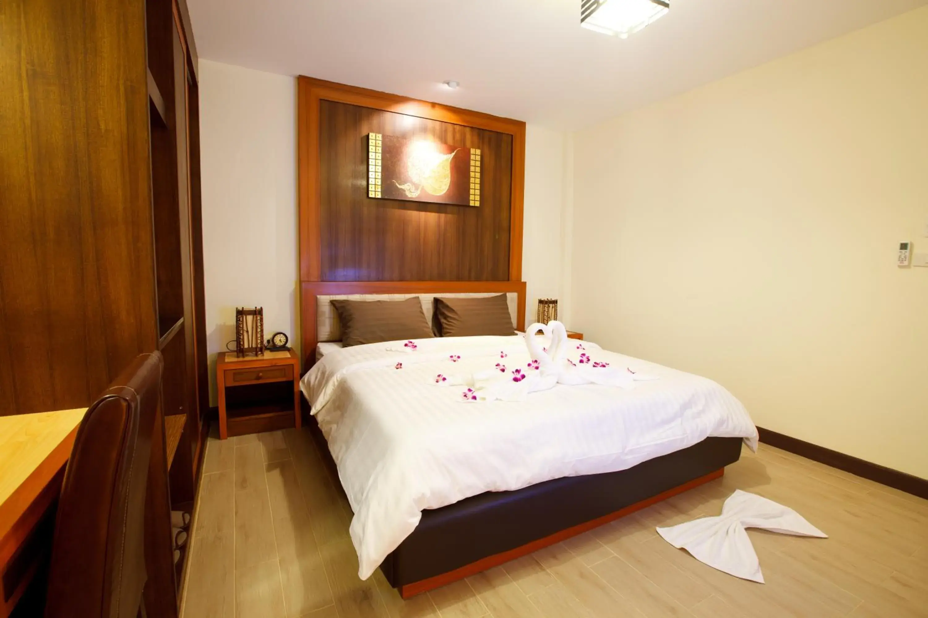 Bed in Chawalun Resort