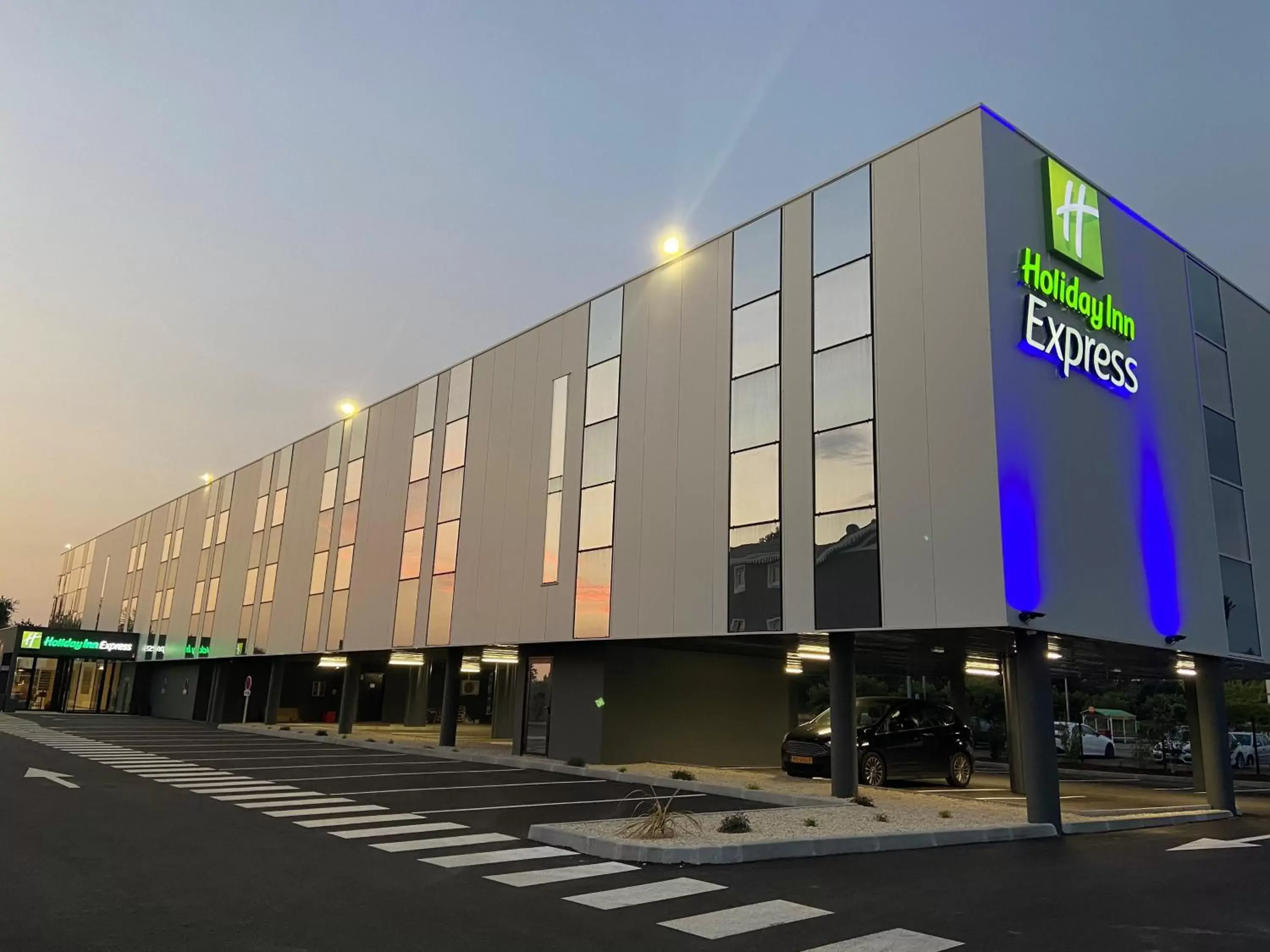 Property Building in Holiday Inn Express - Arcachon - La Teste, an IHG Hotel