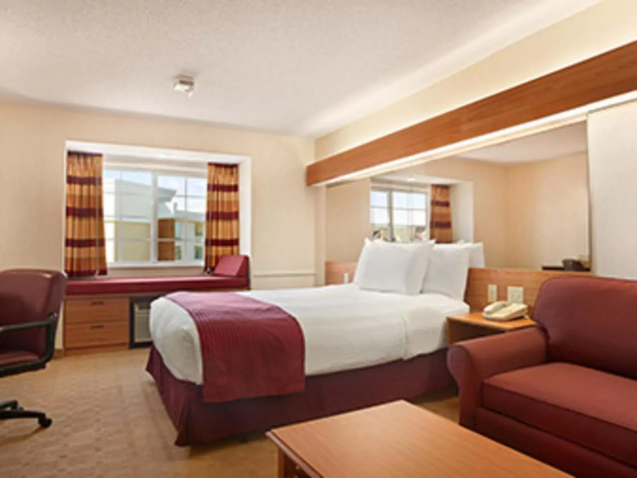 Day, Bed in Microtel Inn & Suites by Wyndham Ann Arbor