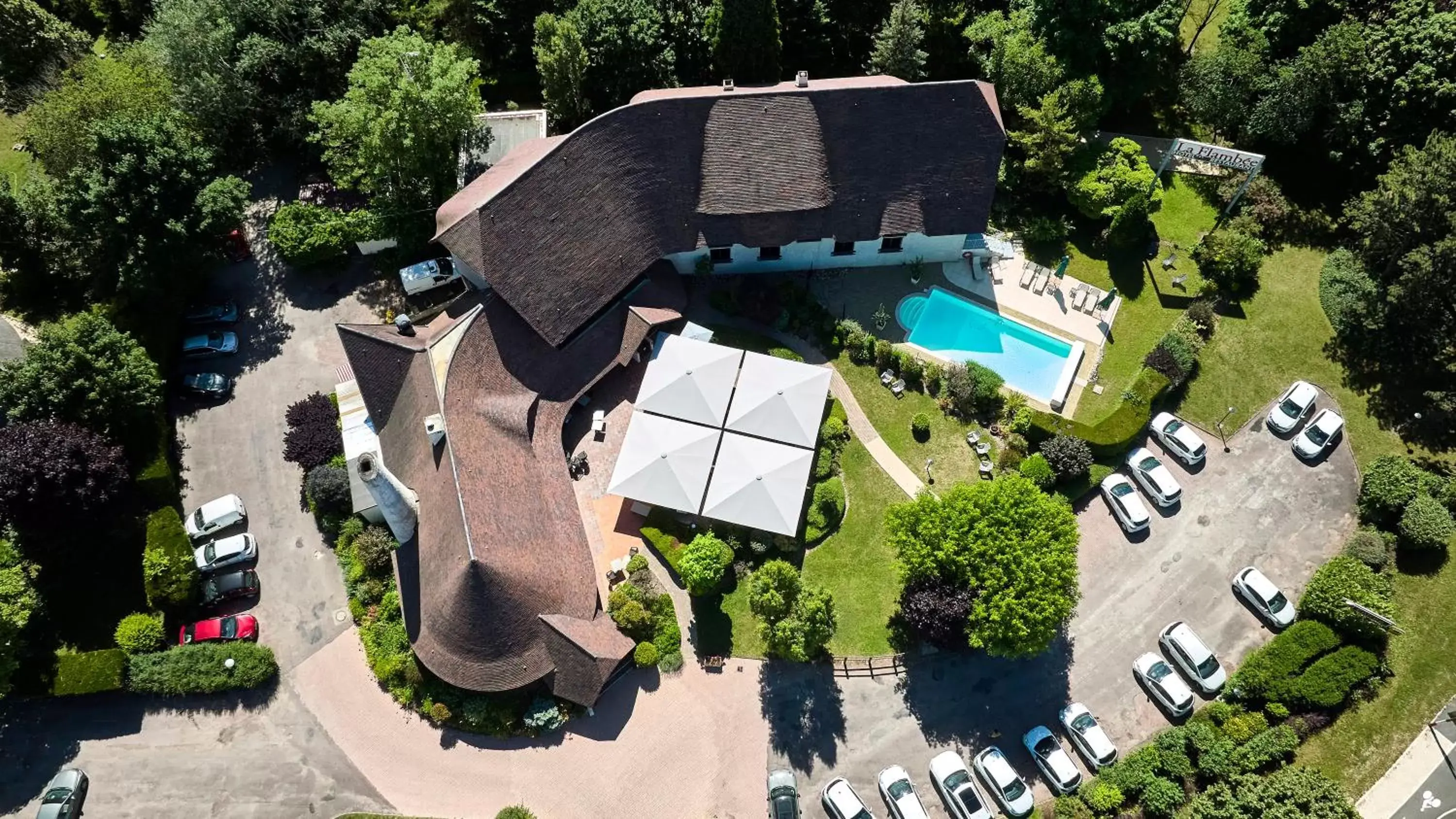 Property building, Bird's-eye View in La Flambée