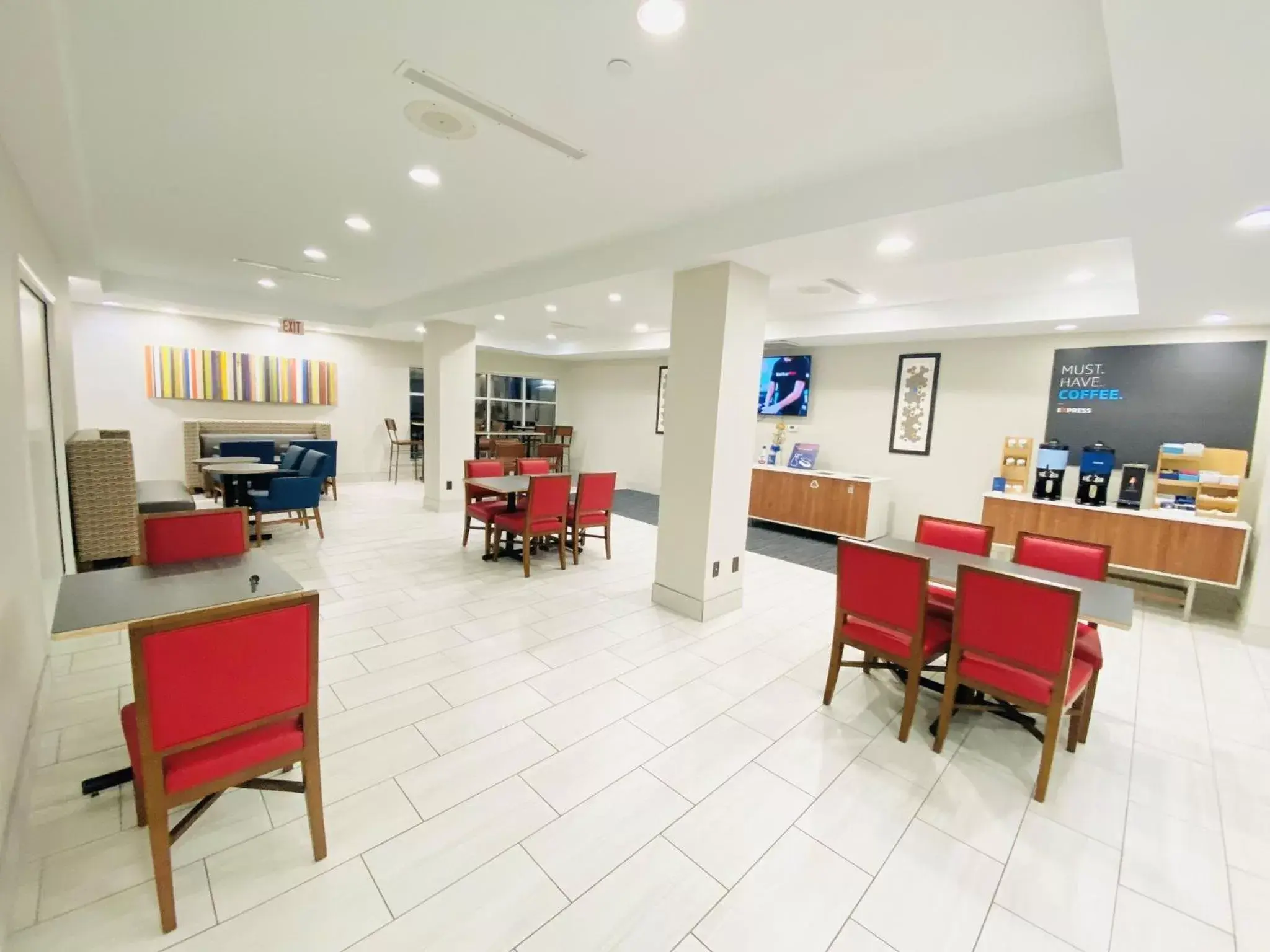 Breakfast, Restaurant/Places to Eat in Holiday Inn Express & Suites Houston East - Baytown, an IHG Hotel Breakfast, Restaurant/Places to Eat in Holiday Inn Express & Suites Houston East - Baytown, an IHG Hotel