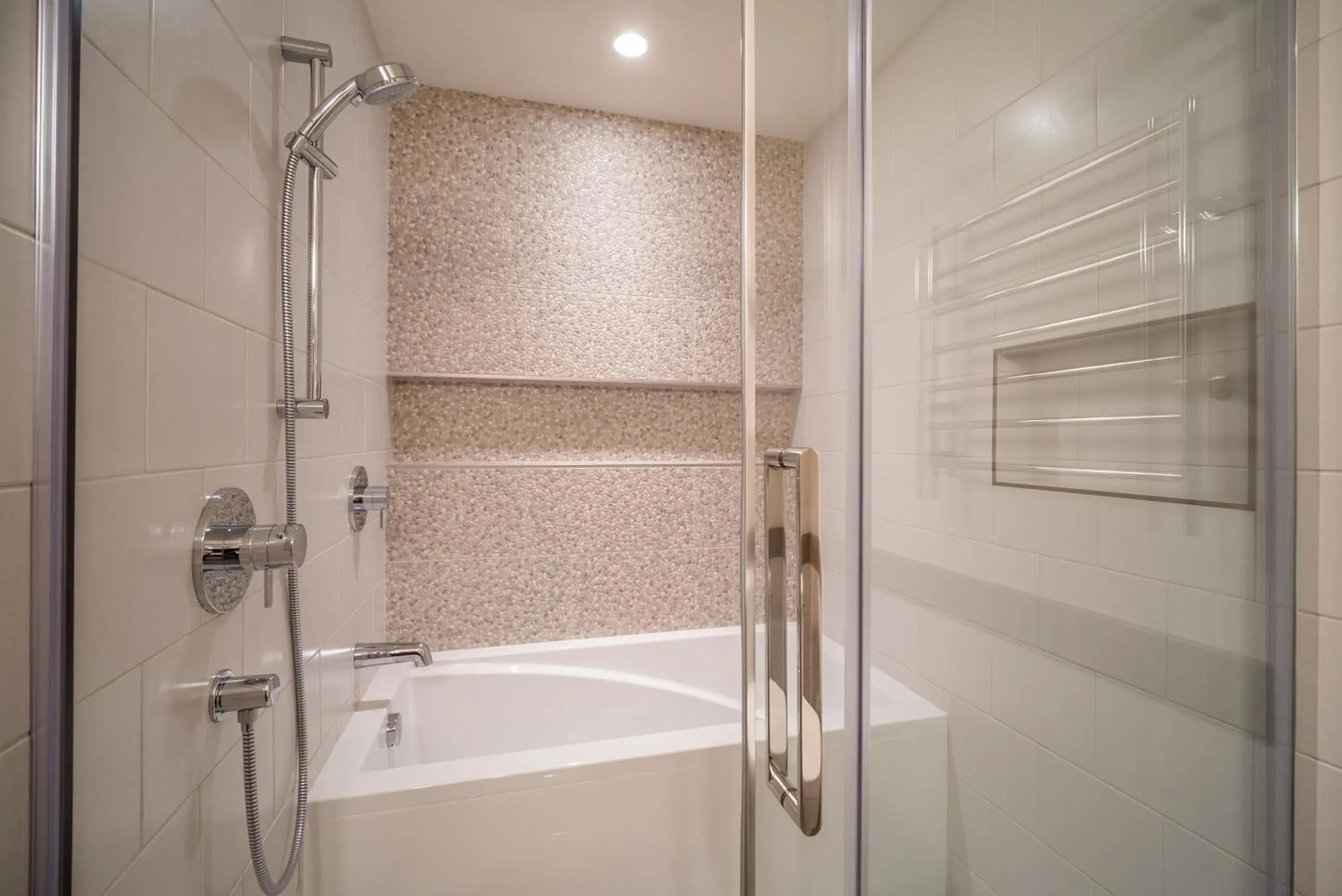 Shower, Bathroom in Tigh-Na-Mara Resort & Conference Centre