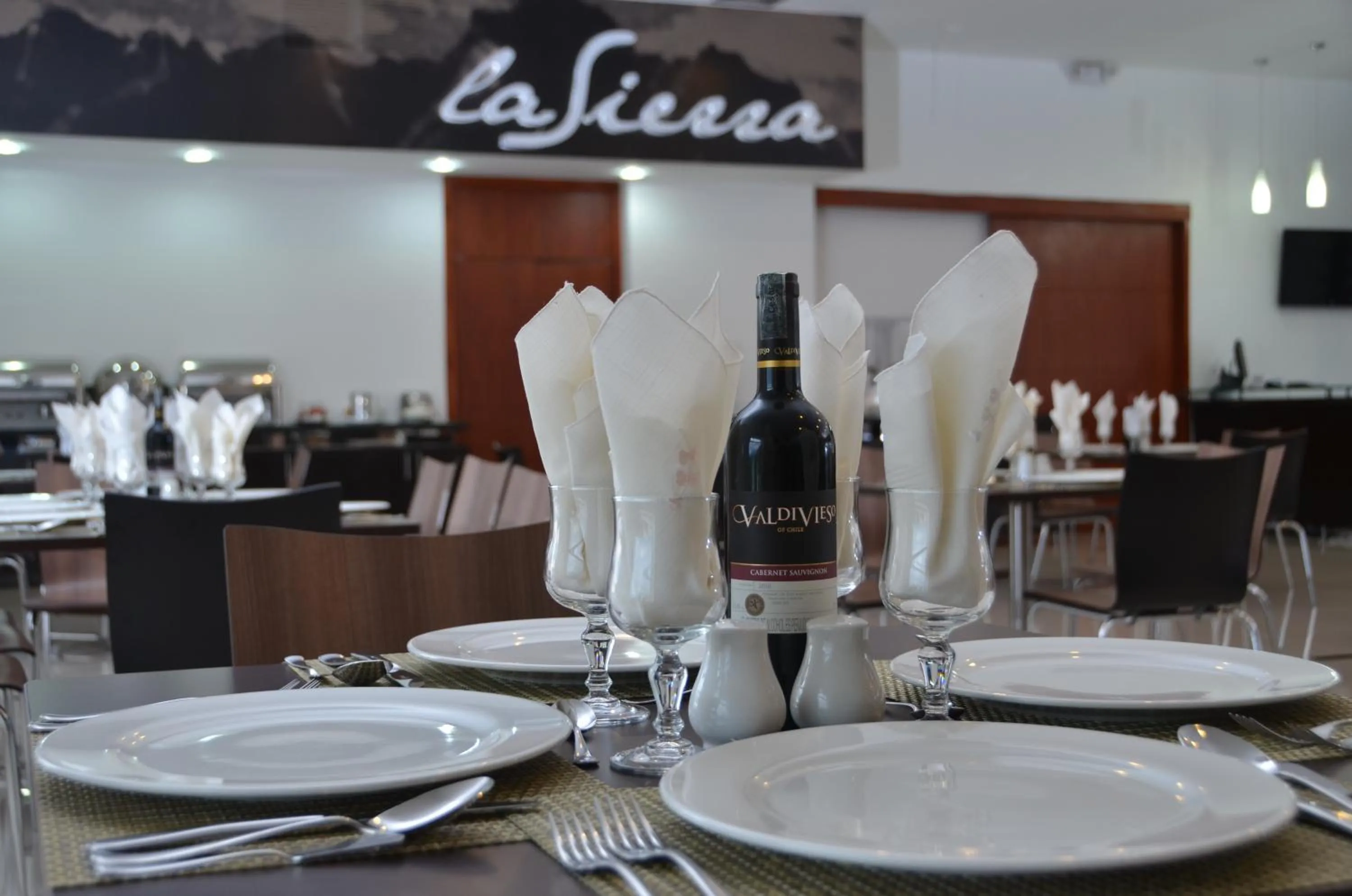 Restaurant/places to eat in Hotel Tativan