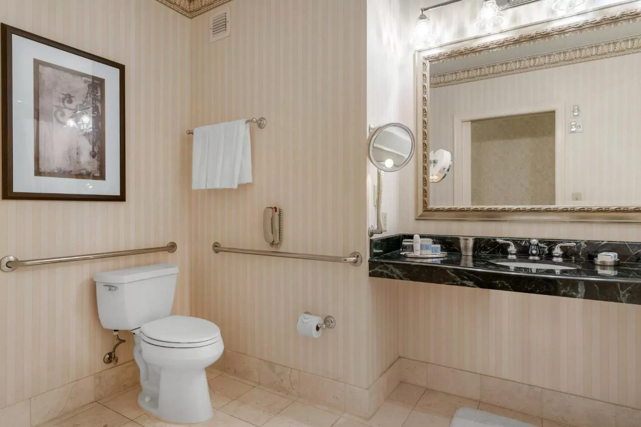 Photo of the whole room, Bathroom in Omni San Francisco