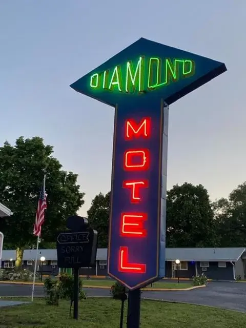 Property Logo/Sign in Diamond Motel - Abilene