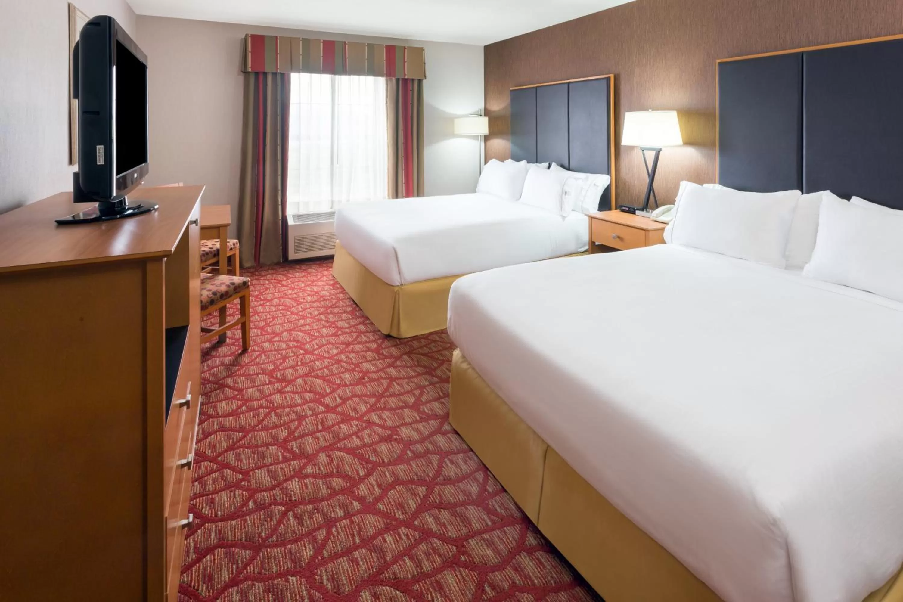 Photo of the whole room, Bed in Holiday Inn Express Grants Pass by IHG