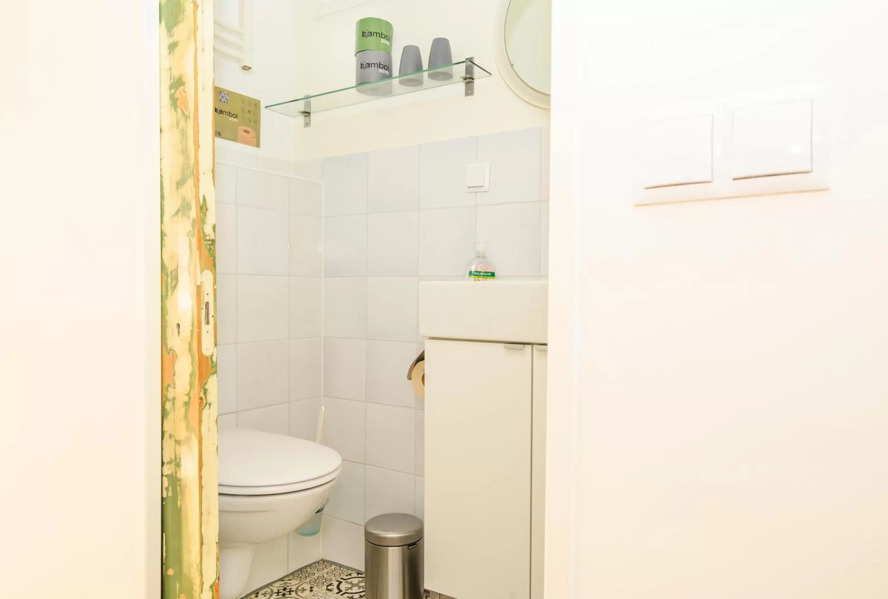 Toilet in Houseboat studio with canalview and free bikes