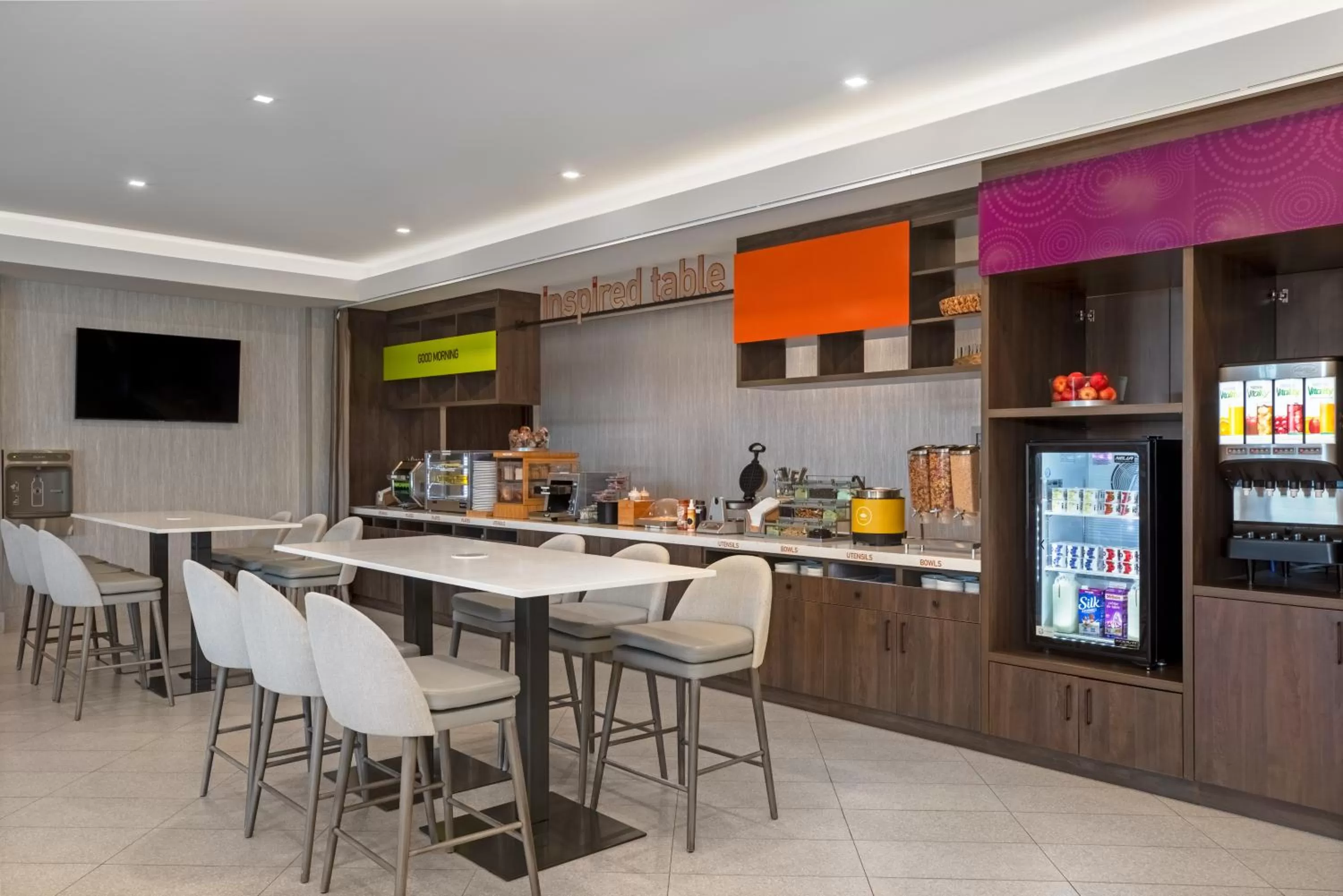 Food and drinks in Home2 Suites By Hilton Huntsville