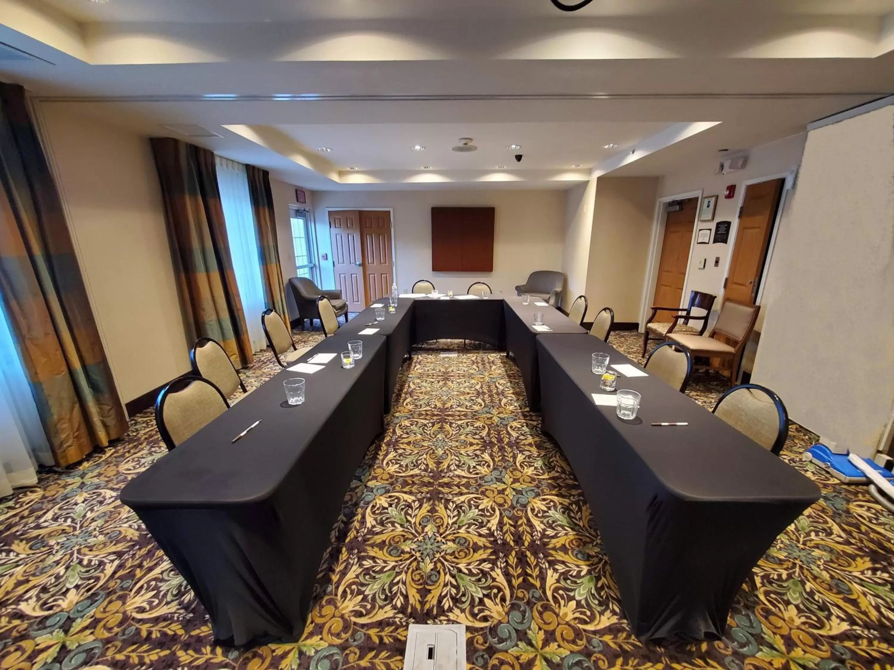 Meeting/conference room in Staybridge Suites - Philadelphia Valley Forge 422 by IHG