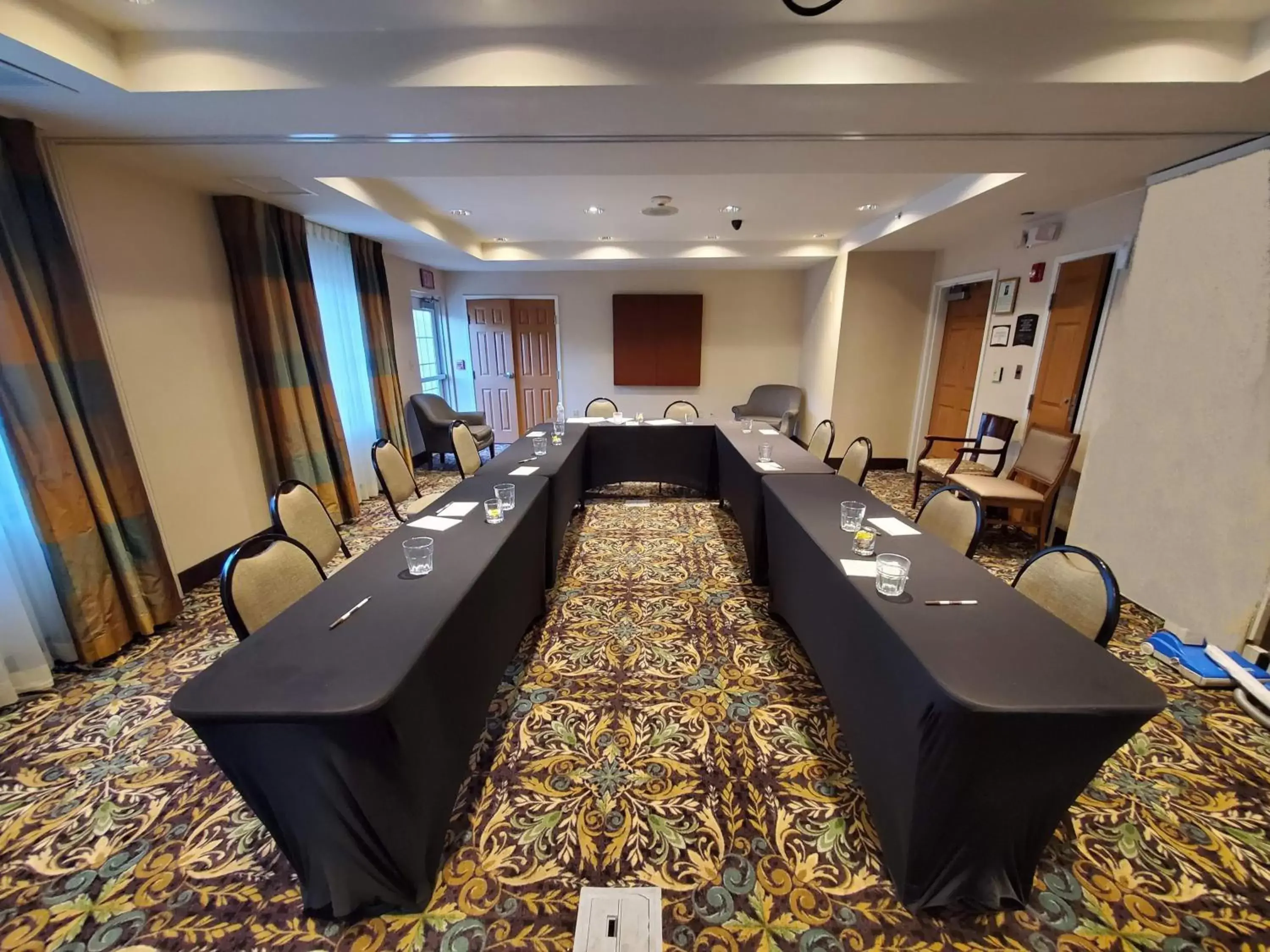 Meeting/conference room in Staybridge Suites - Philadelphia Valley Forge 422, an IHG Hotel