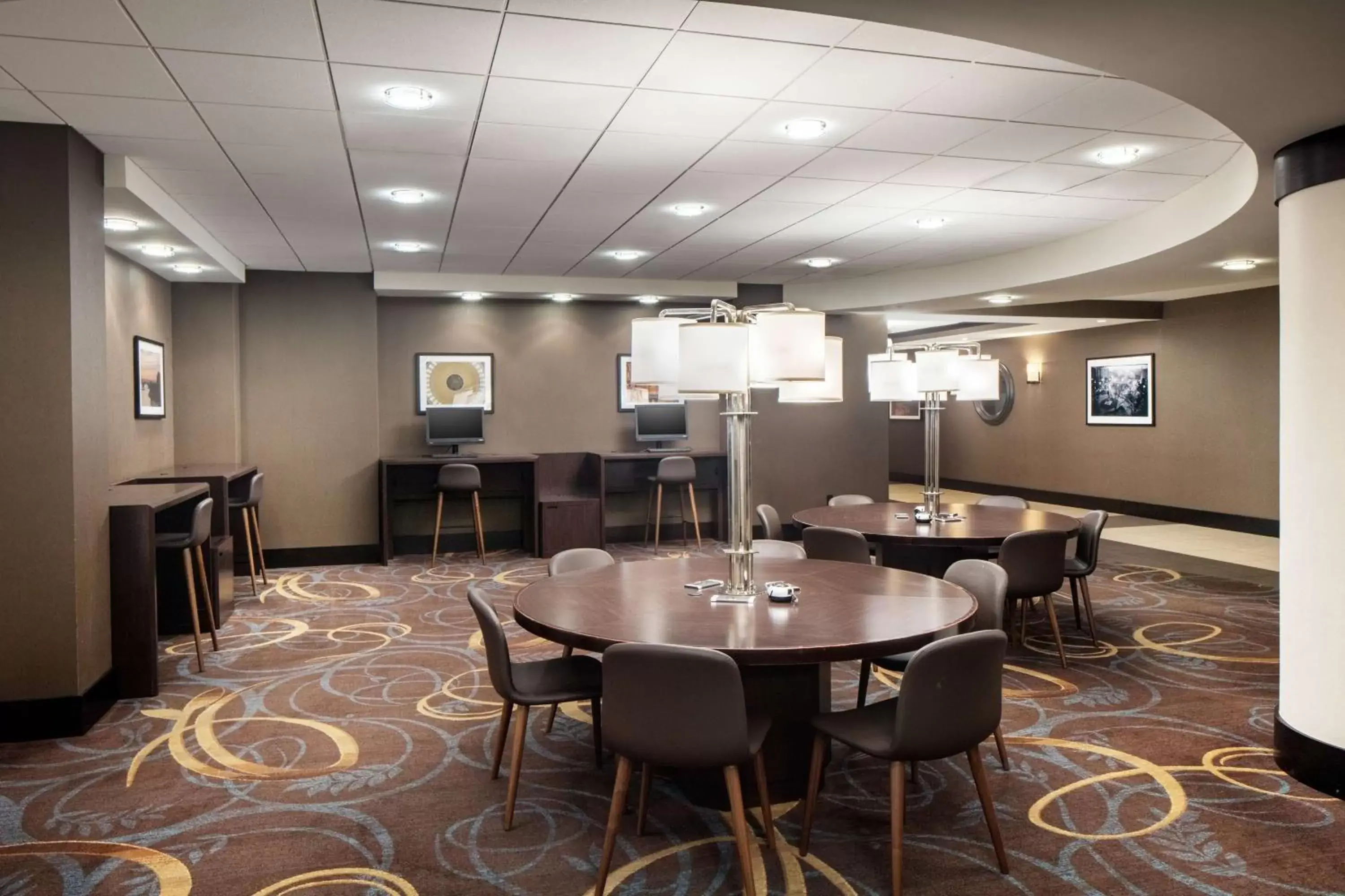 Business facilities, Restaurant/Places to Eat in DoubleTree by Hilton Silver Spring Washington DC North