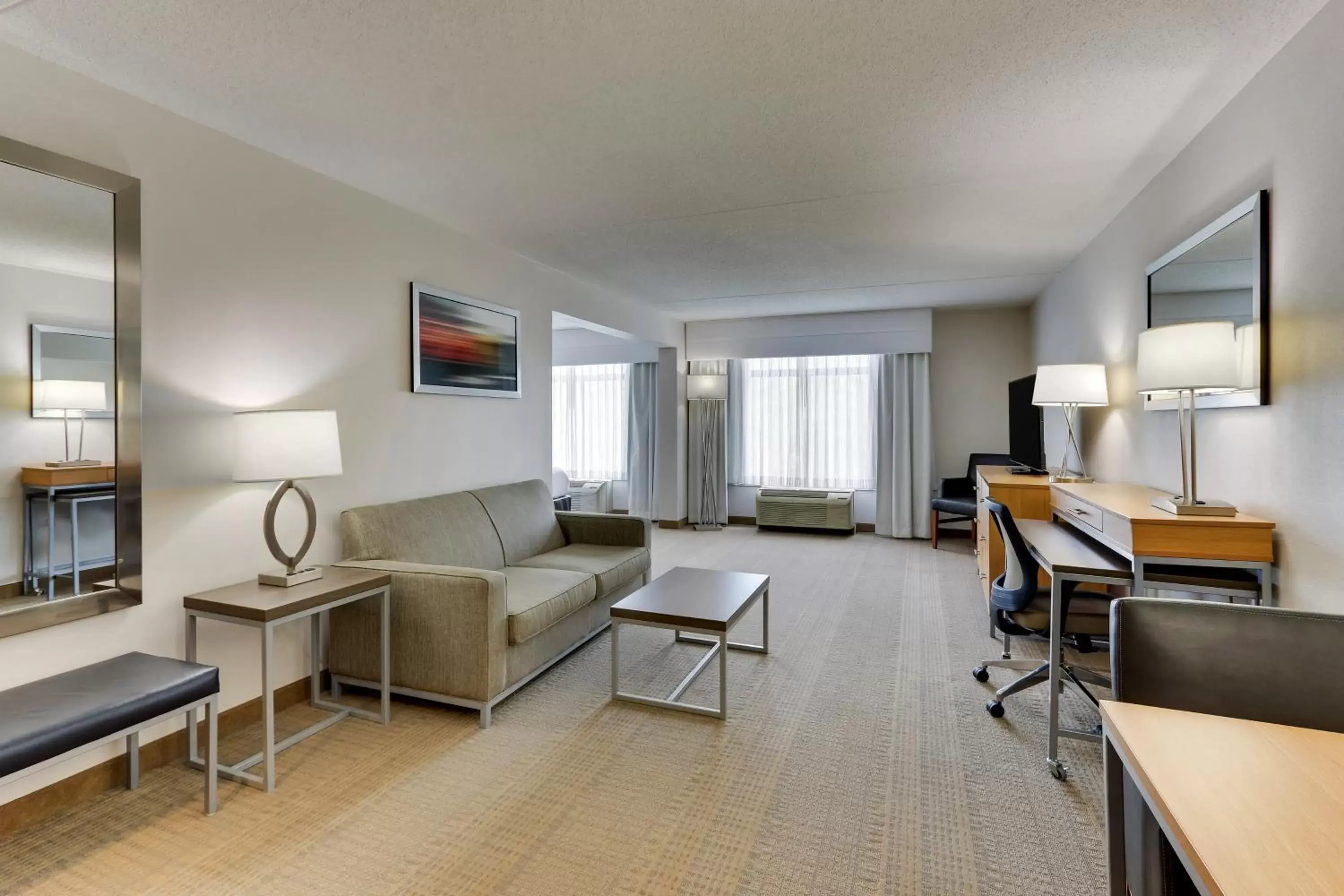 Photo of the whole room, Seating Area in Holiday Inn Franklin - Cool Springs, an IHG Hotel