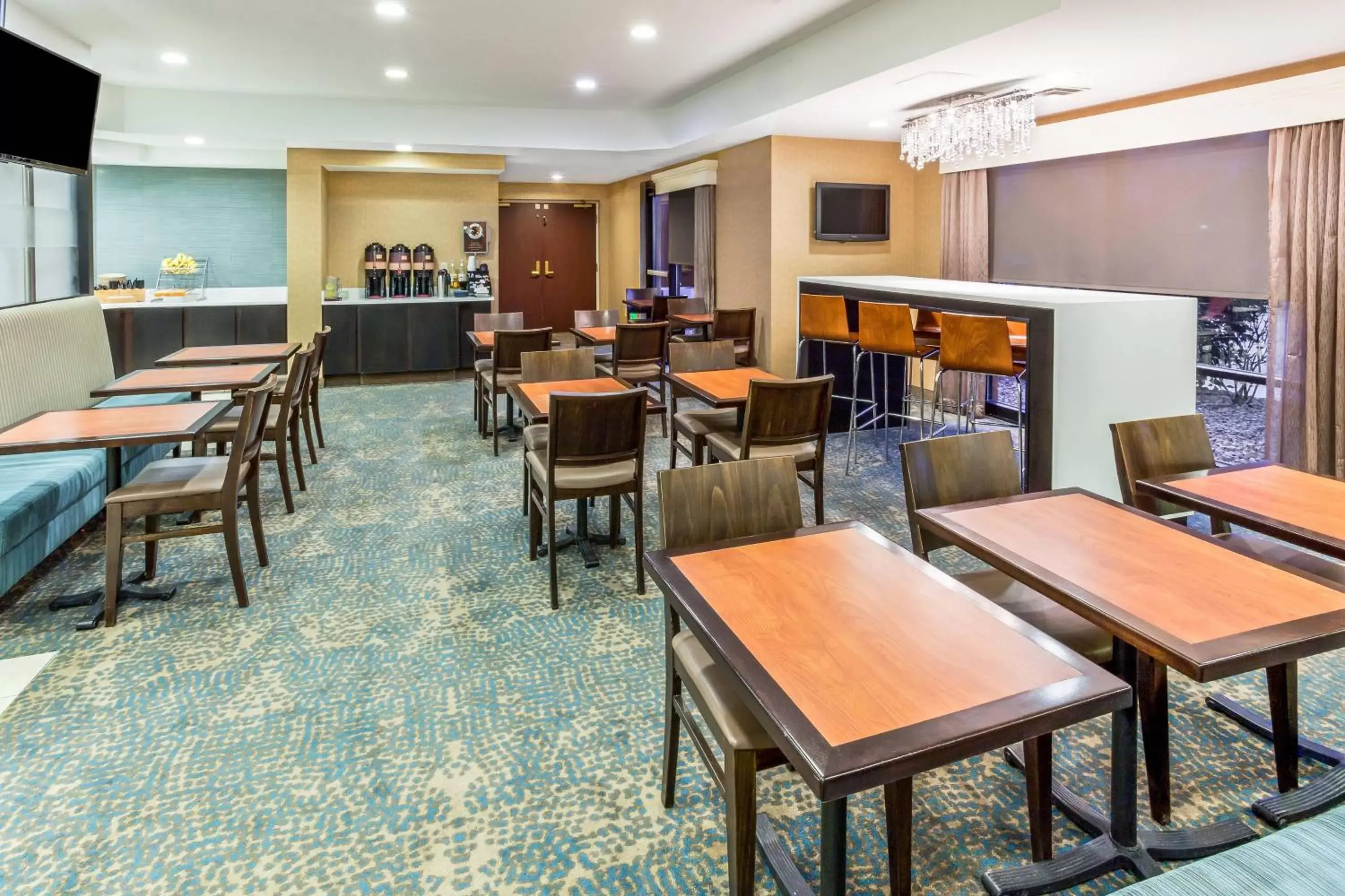 Restaurant/Places to Eat in SpringHill Suites Minneapolis West St. Louis Park