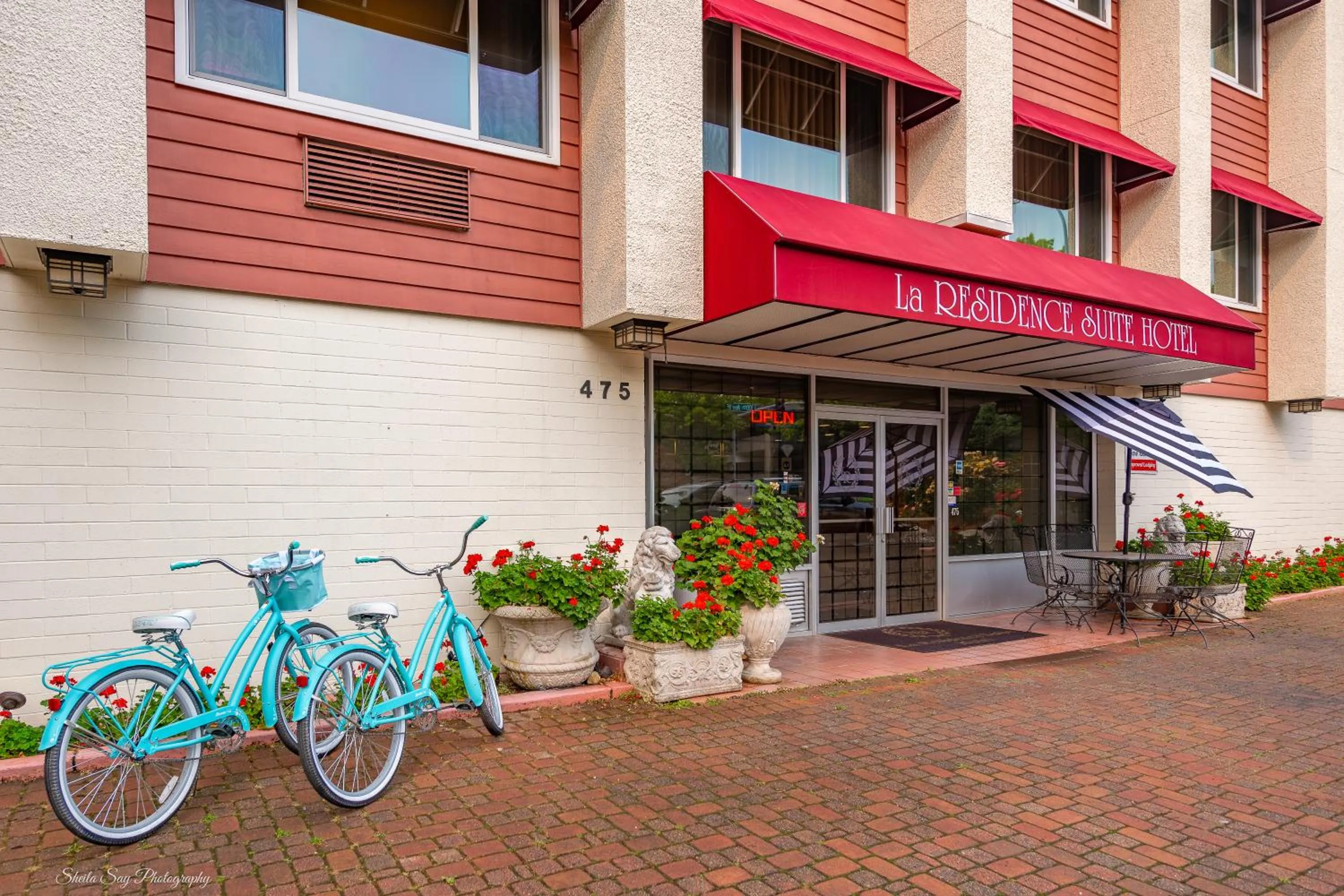 Facade/entrance in La Residence Suite Hotel