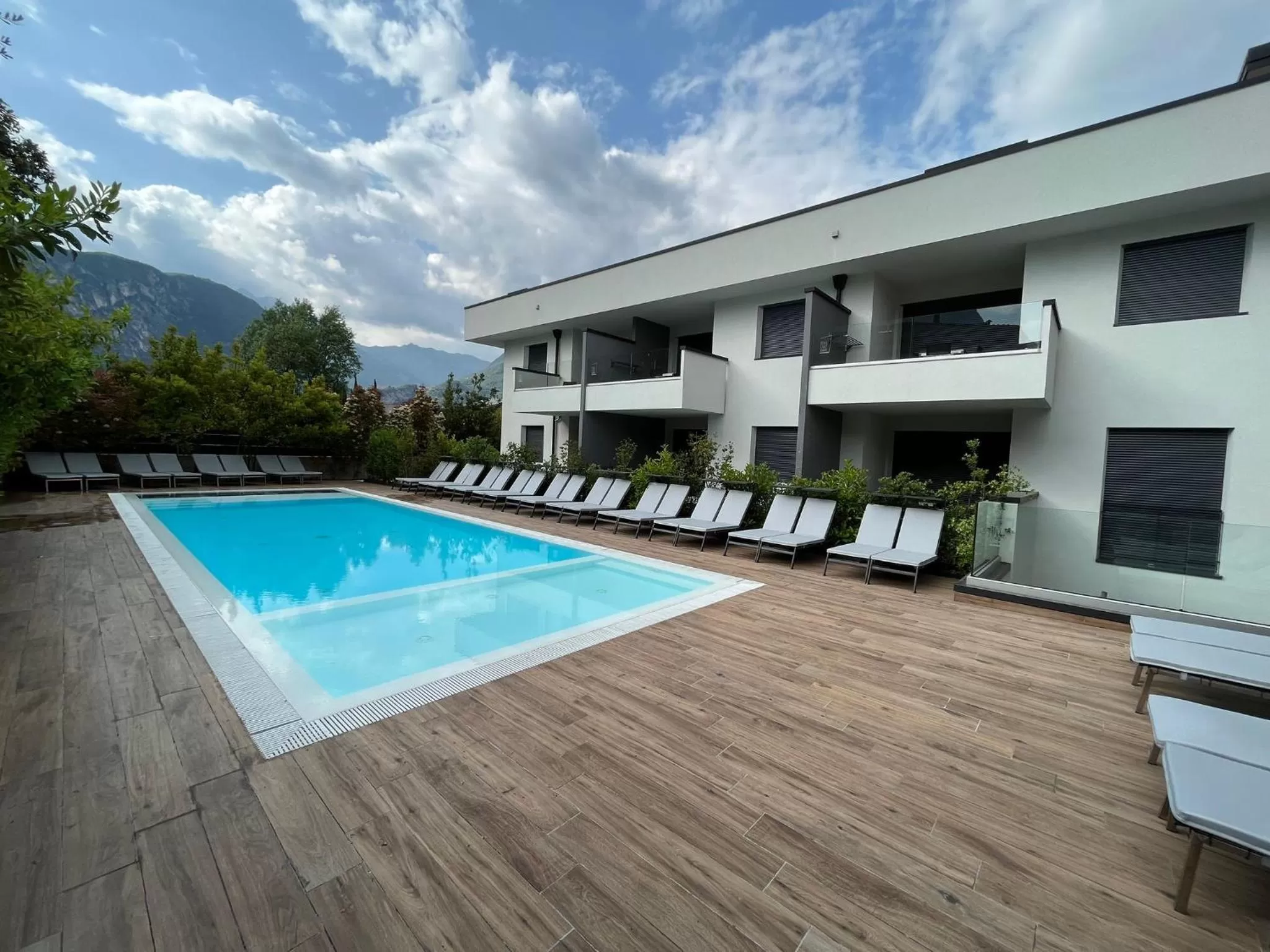 Pool view in Riva Lake Lodge
