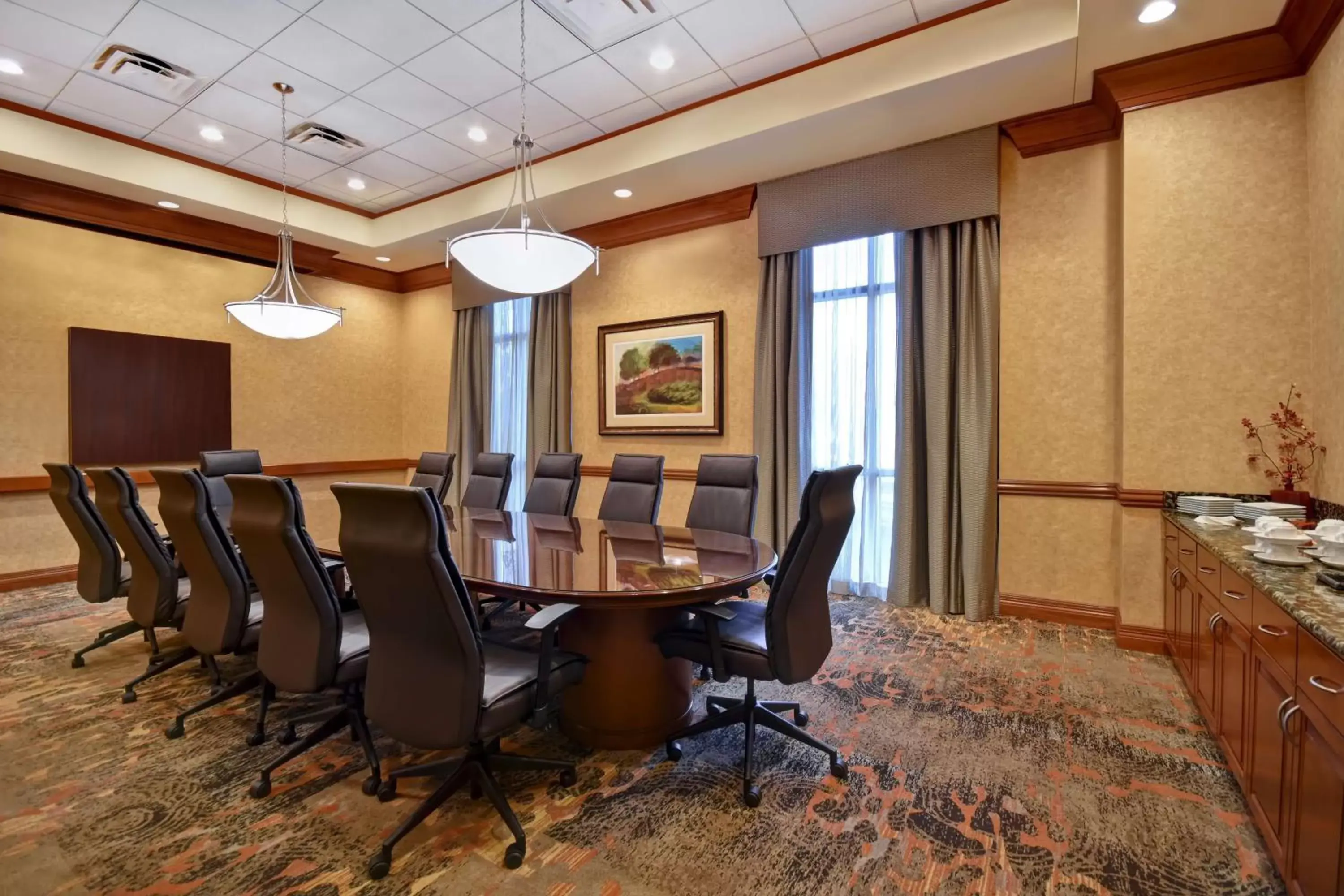 Meeting/conference room in Embassy Suites Hot Springs - Hotel & Spa