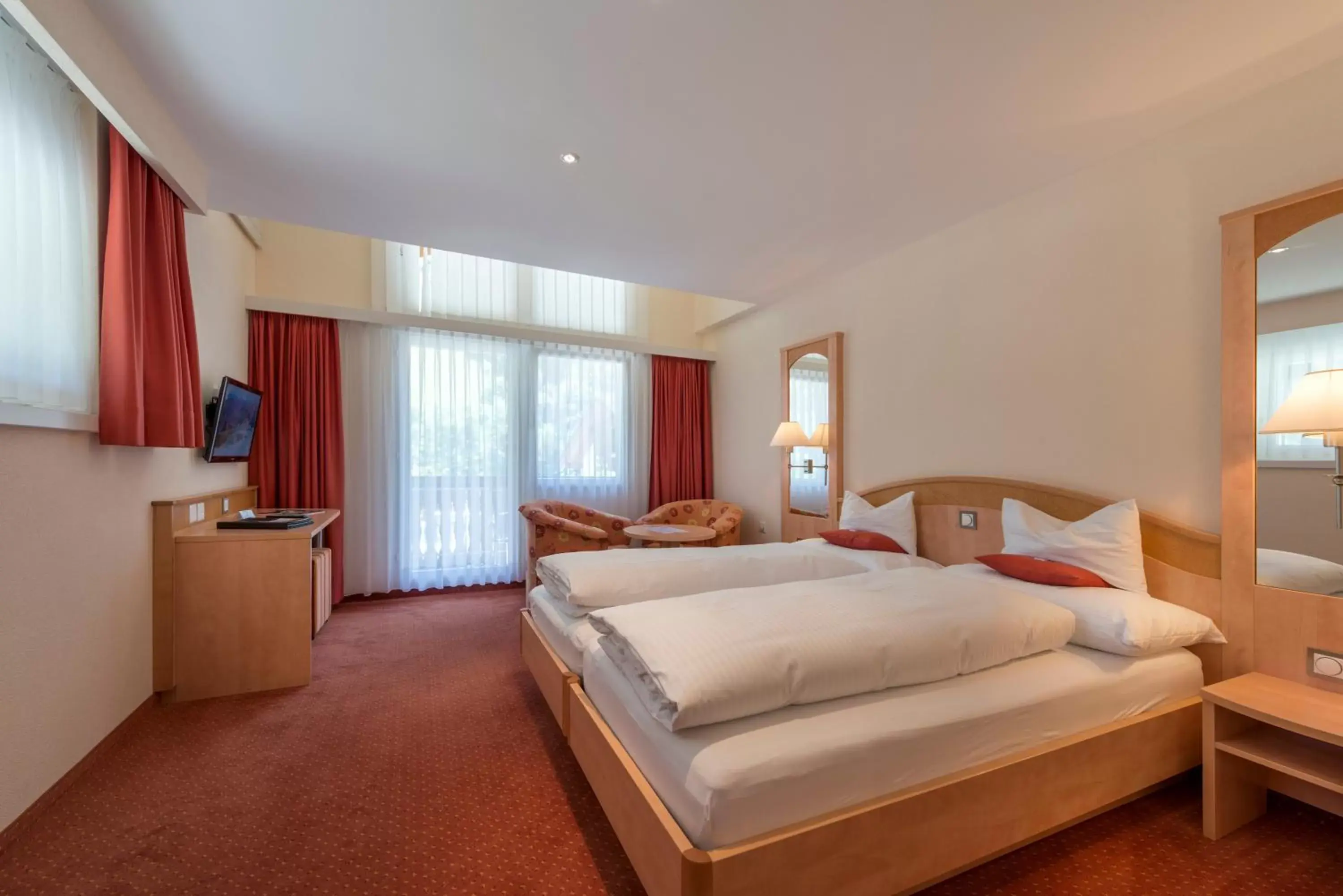 Bedroom, Bed in Sport- und Wellnesshotel Eienwäldli