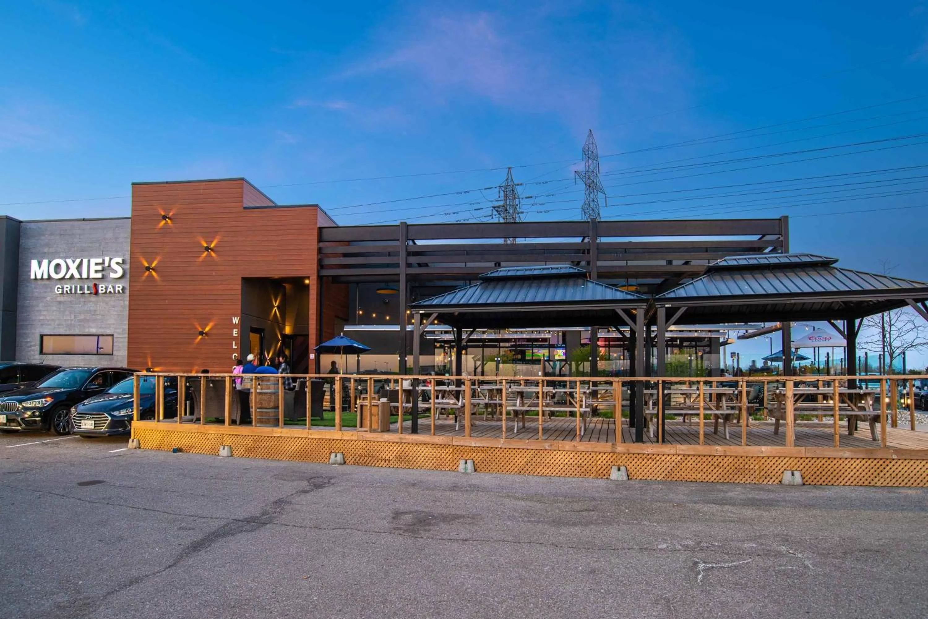 Restaurant/places to eat in Sandman Hotel Hamilton