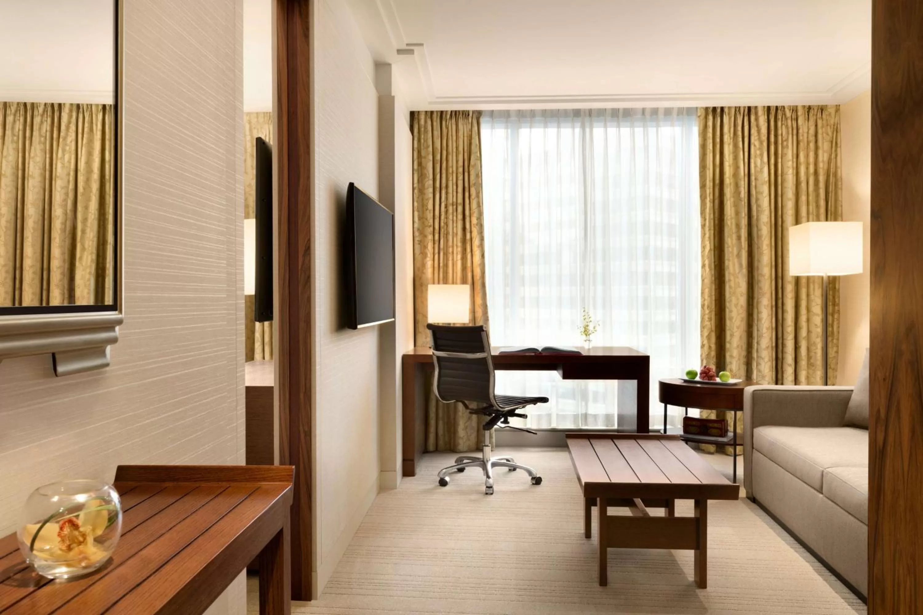 TV and multimedia in Shangri-La Vancouver