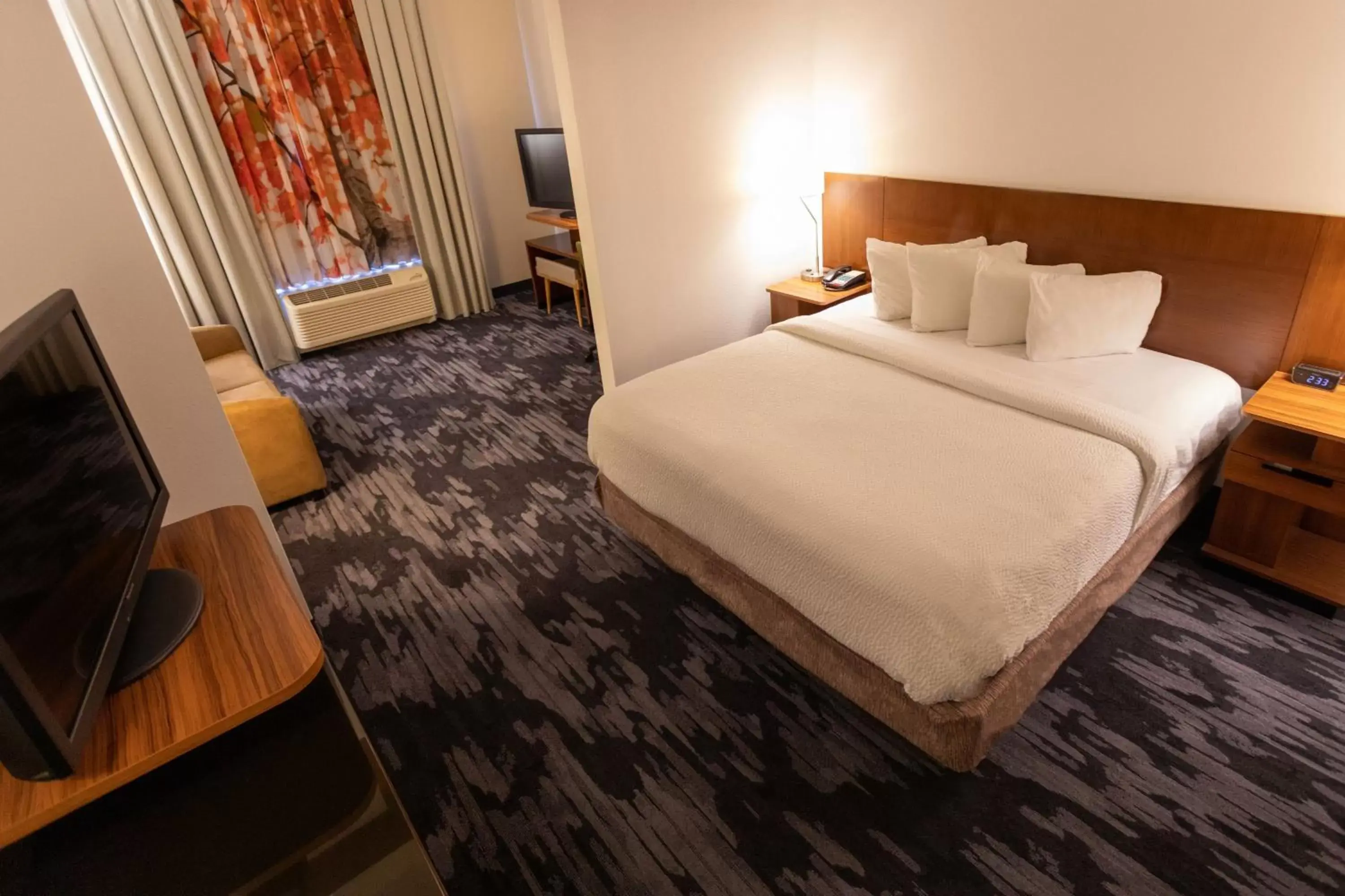 Bedroom, Bed in Fairfield Inn & Suites by Marriott Athens I-65