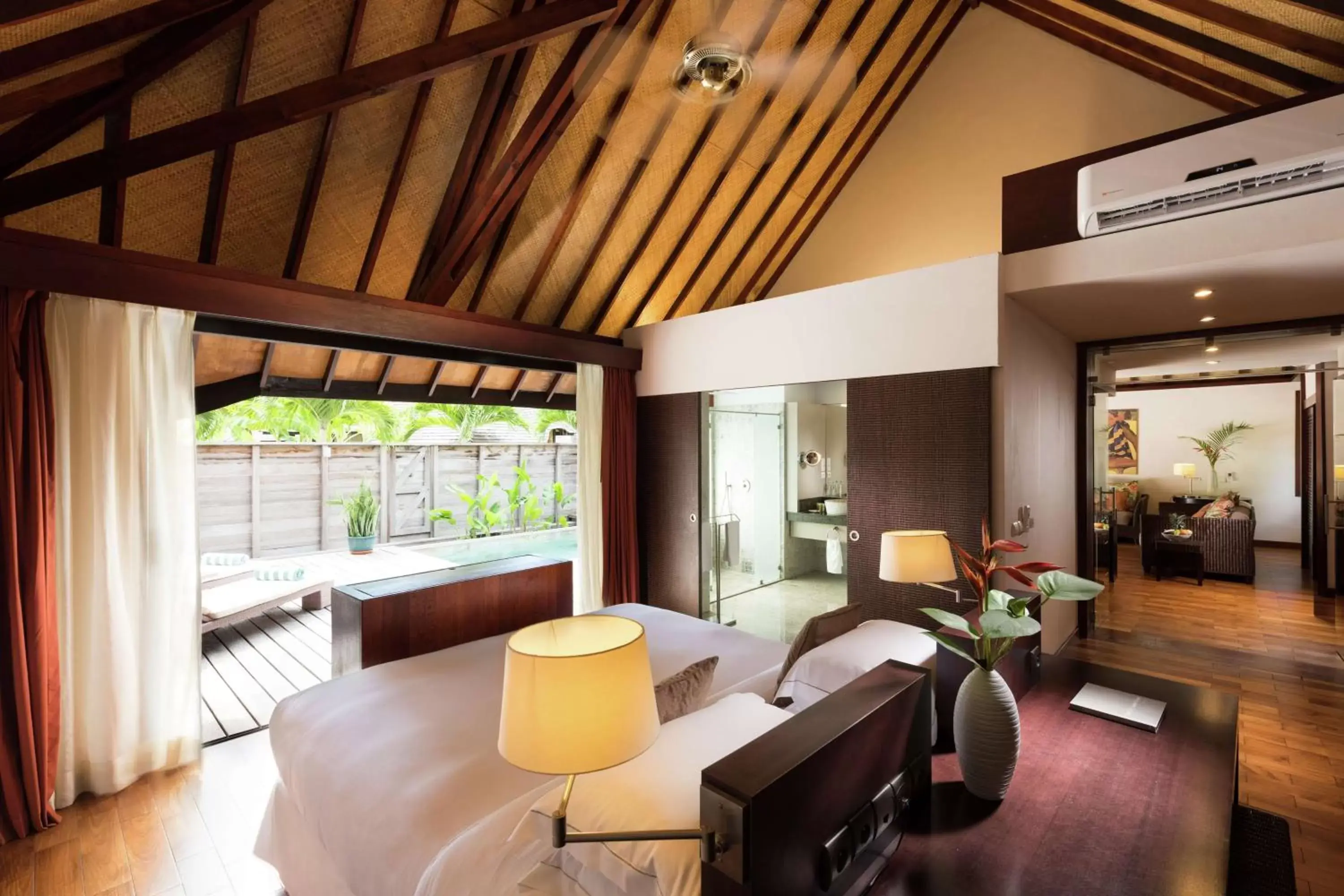 View (from property/room) in Hilton Moorea Lagoon Resort & Spa View (from property/room) in Hilton Moorea Lagoon Resort & Spa