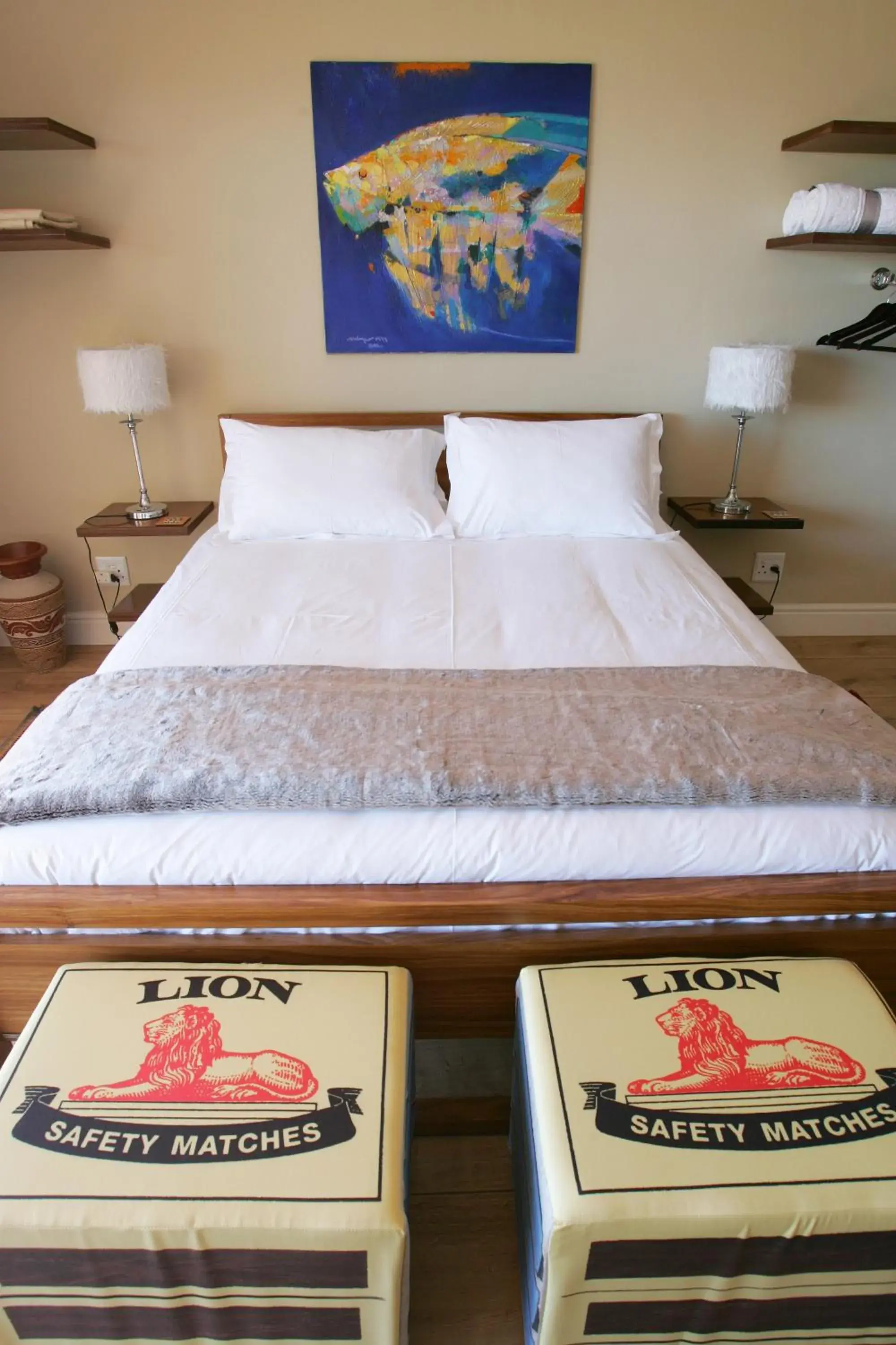 Bed in Dolphin Inn Guesthouse