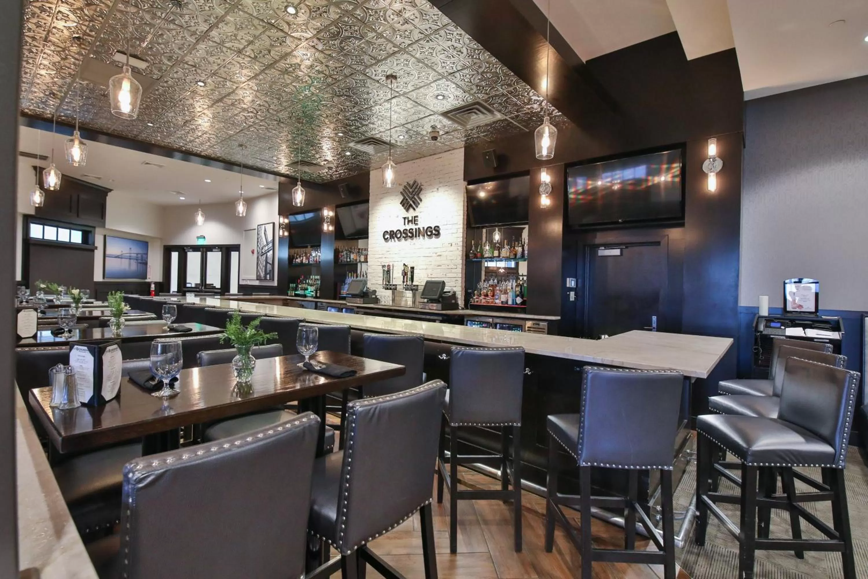 Restaurant/places to eat in Crowne Plaza Providence-Warwick (Airport) by IHG