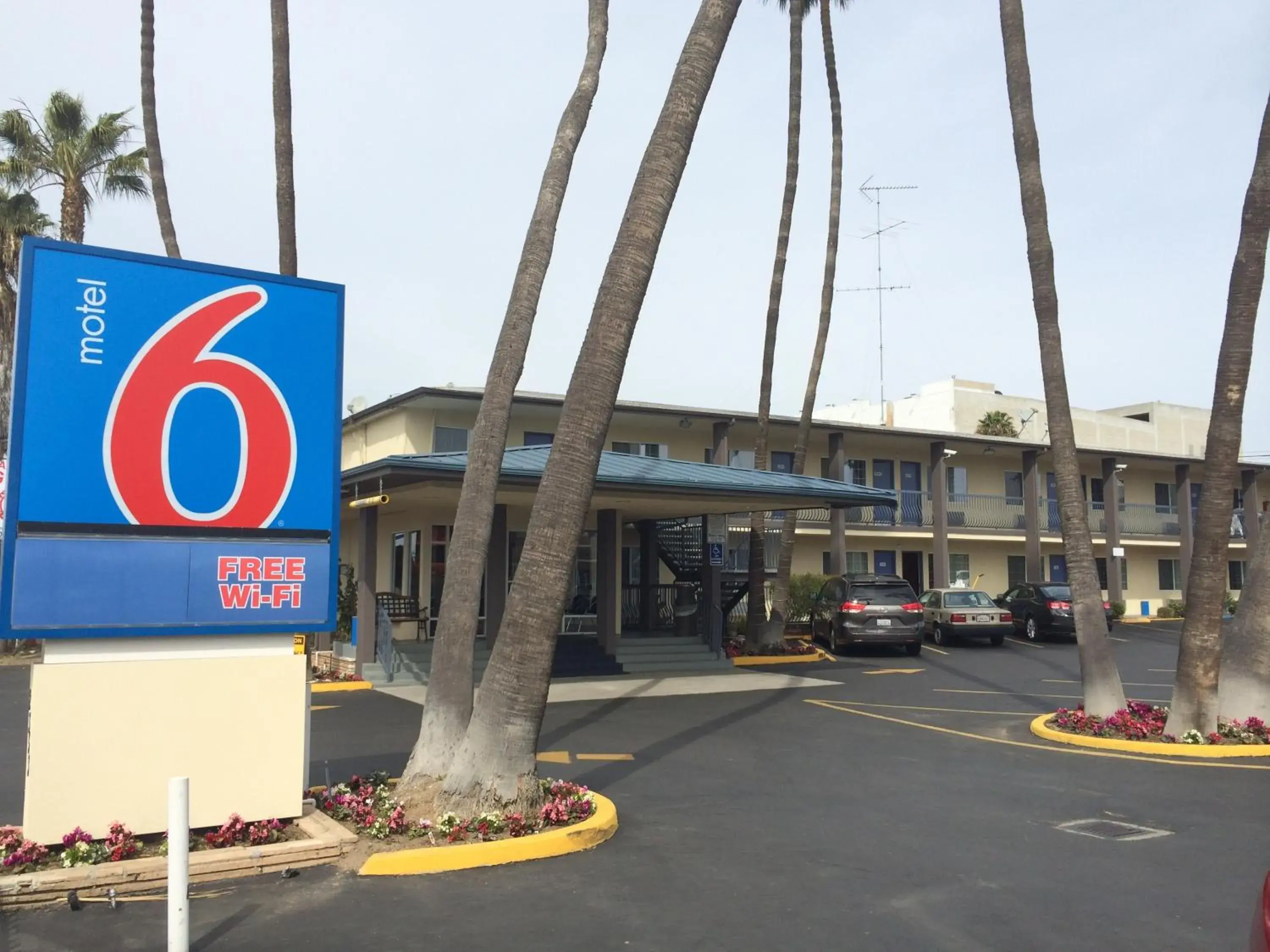 Facade/entrance, Property Building in Motel 6 San Diego Airport/Harbor