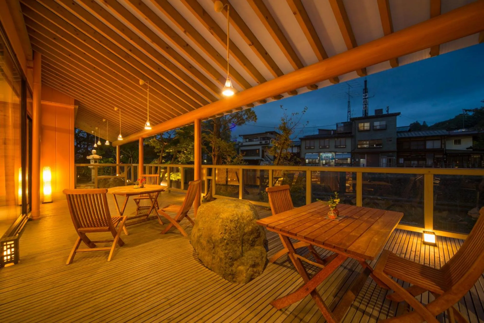 Patio in Honjin Hiranoya Annex
