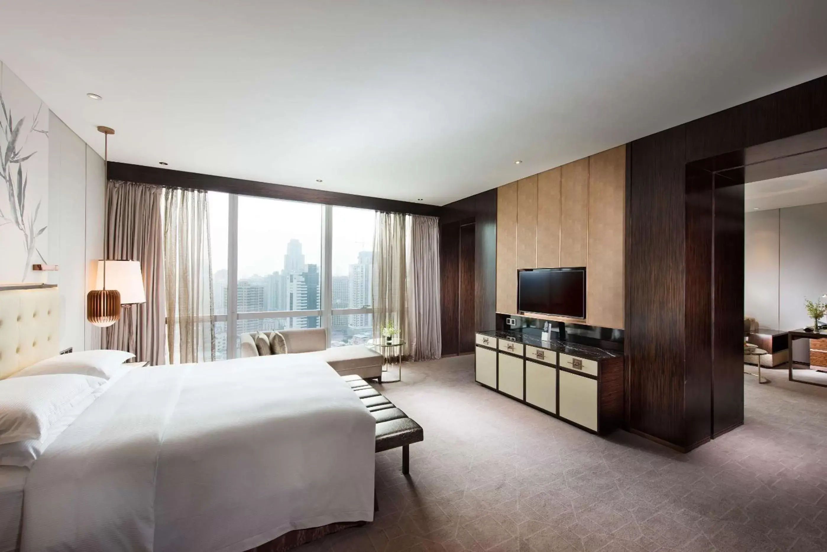 Bed, TV/Entertainment Center in Hilton Shenzhen Futian, Metro Station at Hotel Front Door, Close to Futian Convention & Exhibition Center