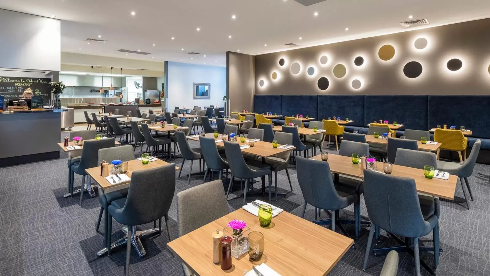Restaurant/Places to Eat in Oaks Melbourne on Market Hotel