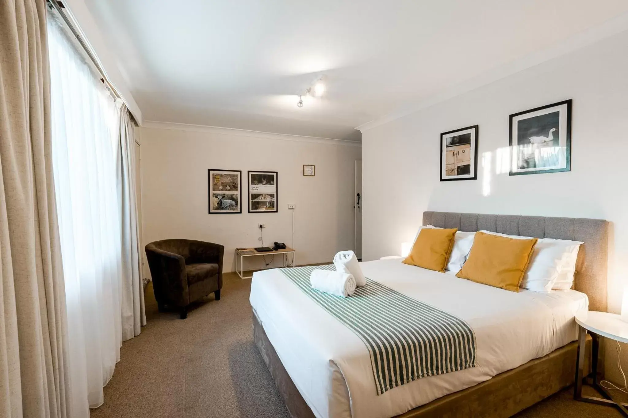 Bed in The Henry Parkes Tenterfield Bed in The Henry Parkes Tenterfield