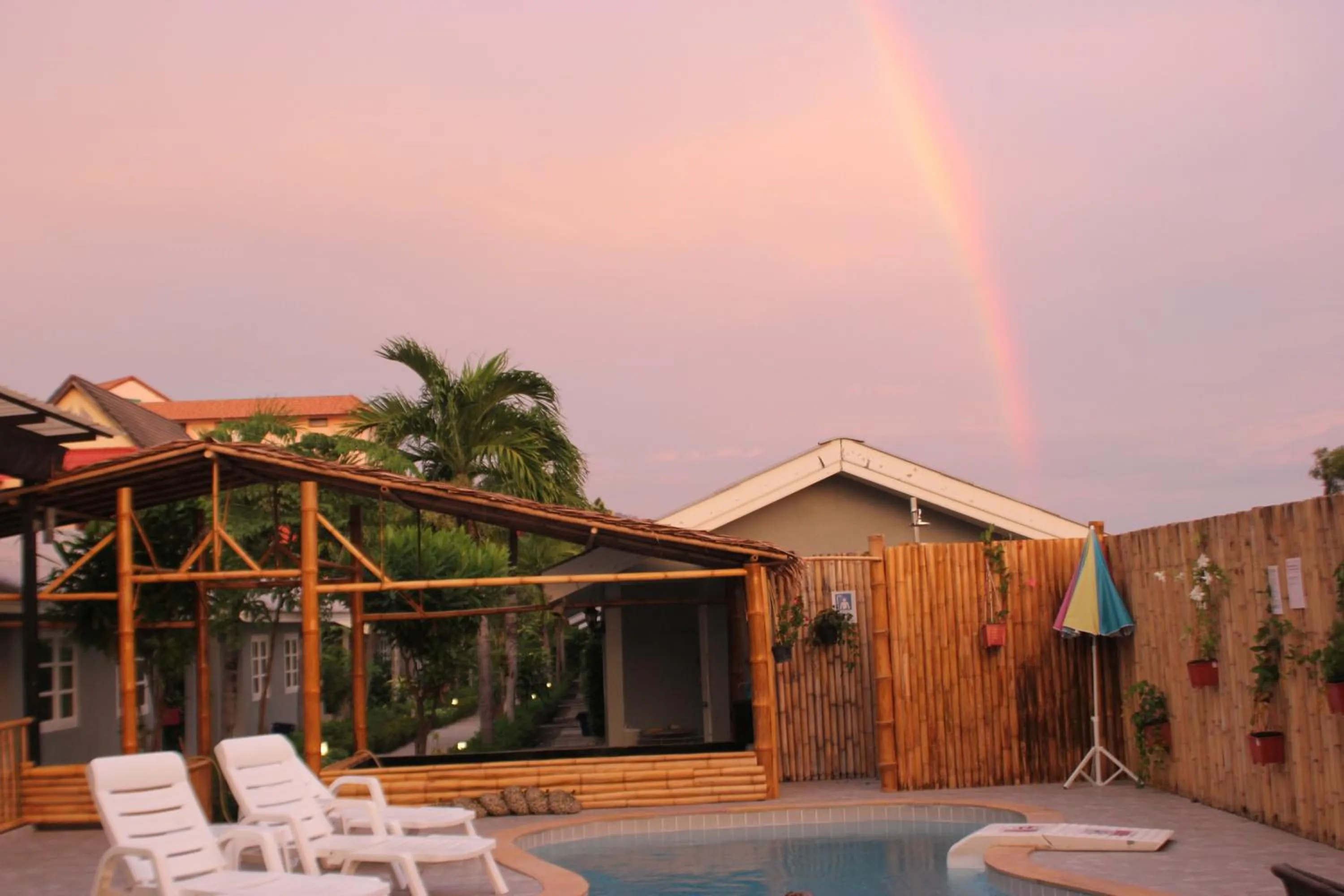 1715 House - White Rhino