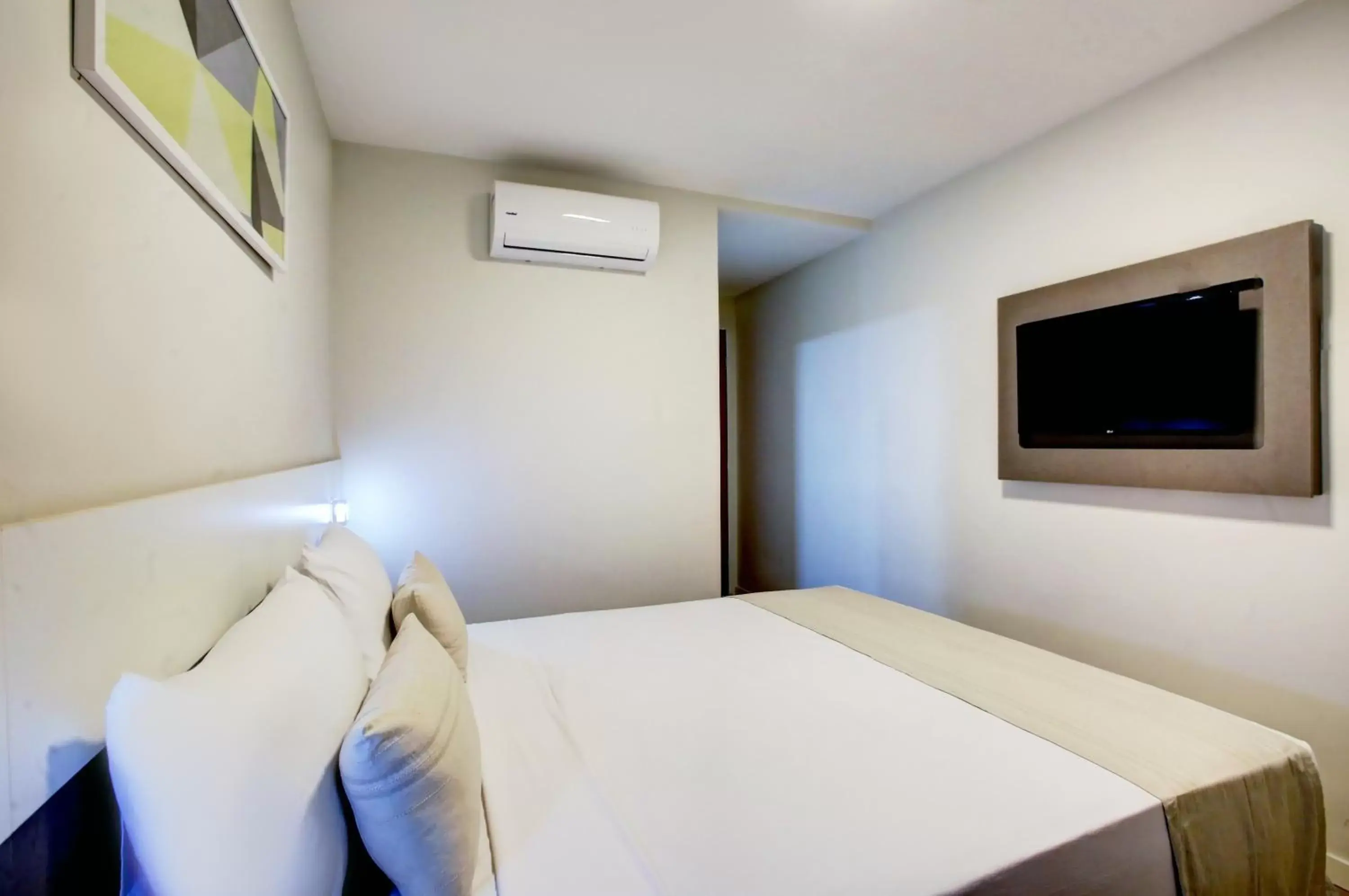 TV and multimedia, Bed in Go Inn Contagem - MG TV and multimedia, Bed in Go Inn Contagem - MG
