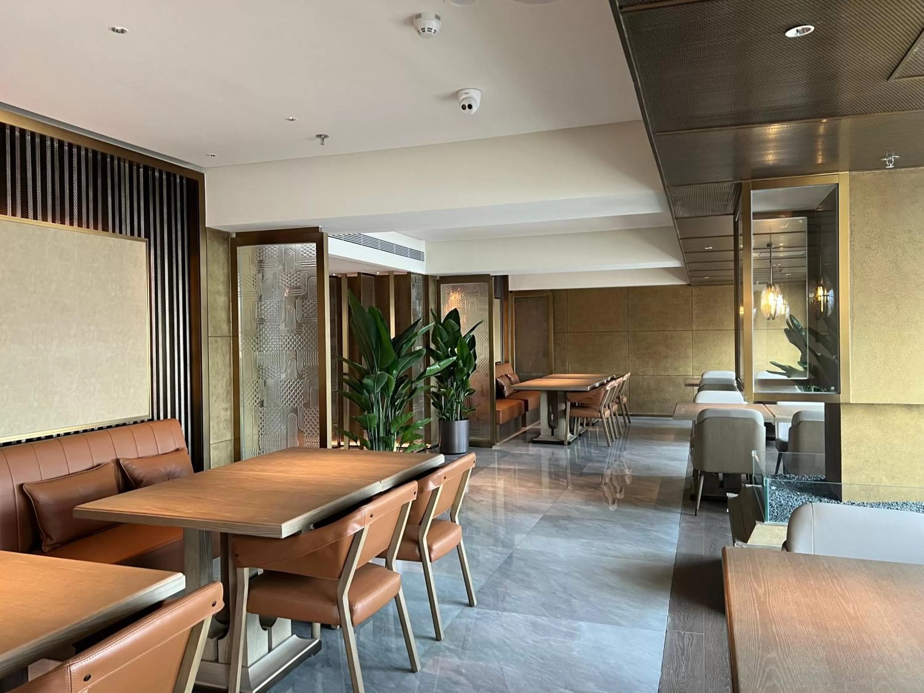 Lounge or bar in Swissotel Beijing Hong Kong Macau Center - 1 min to subway