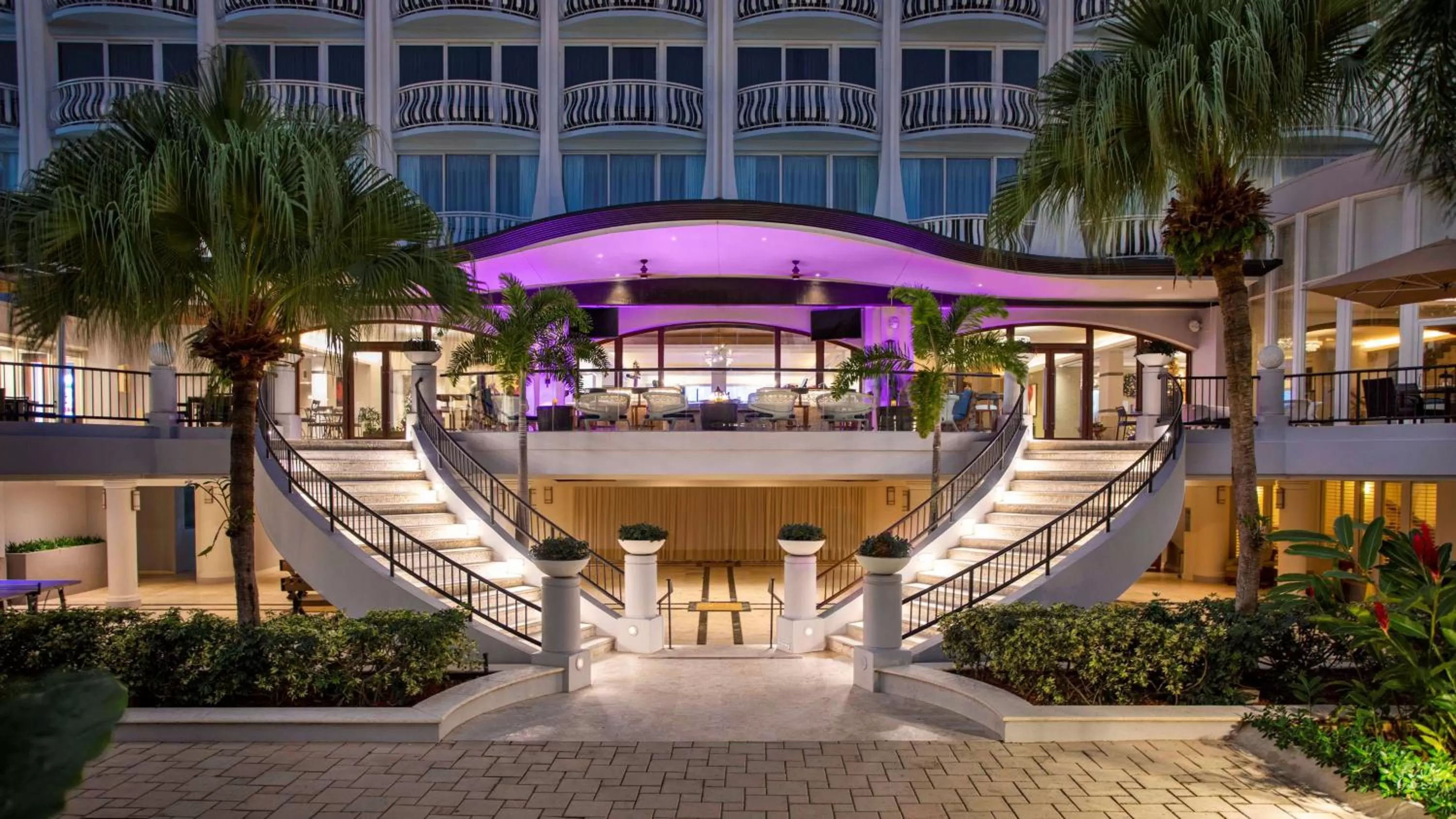 Lounge or bar in The Royal Sonesta San Juan