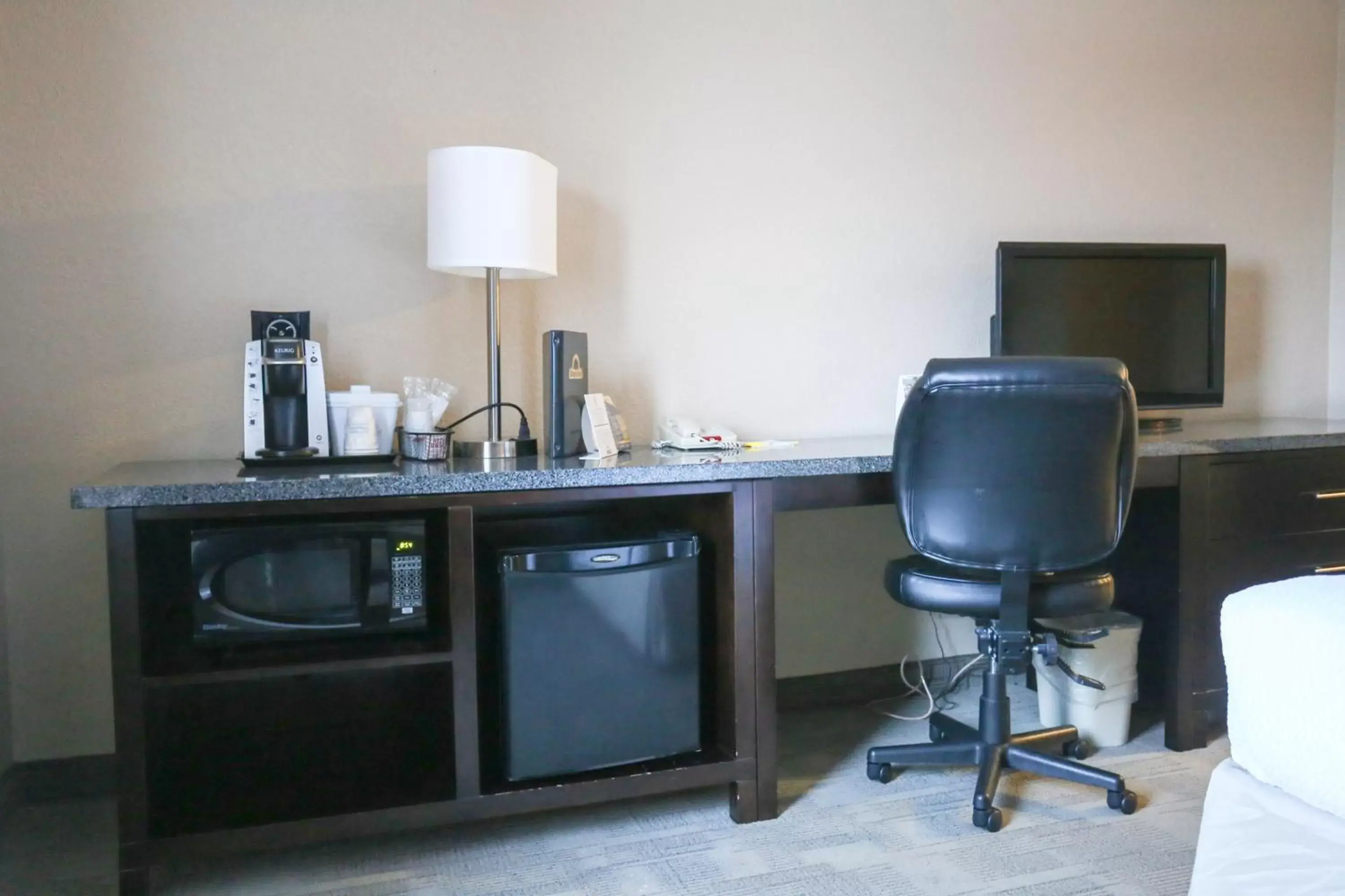TV and multimedia, TV/Entertainment Center in Days Inn by Wyndham Calgary Airport