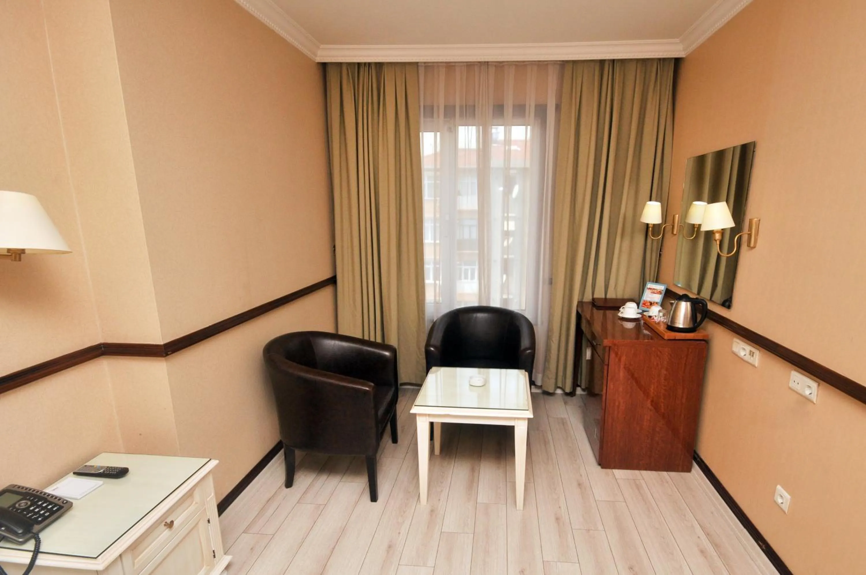 Seating area in Topkapi Inter Istanbul Hotel