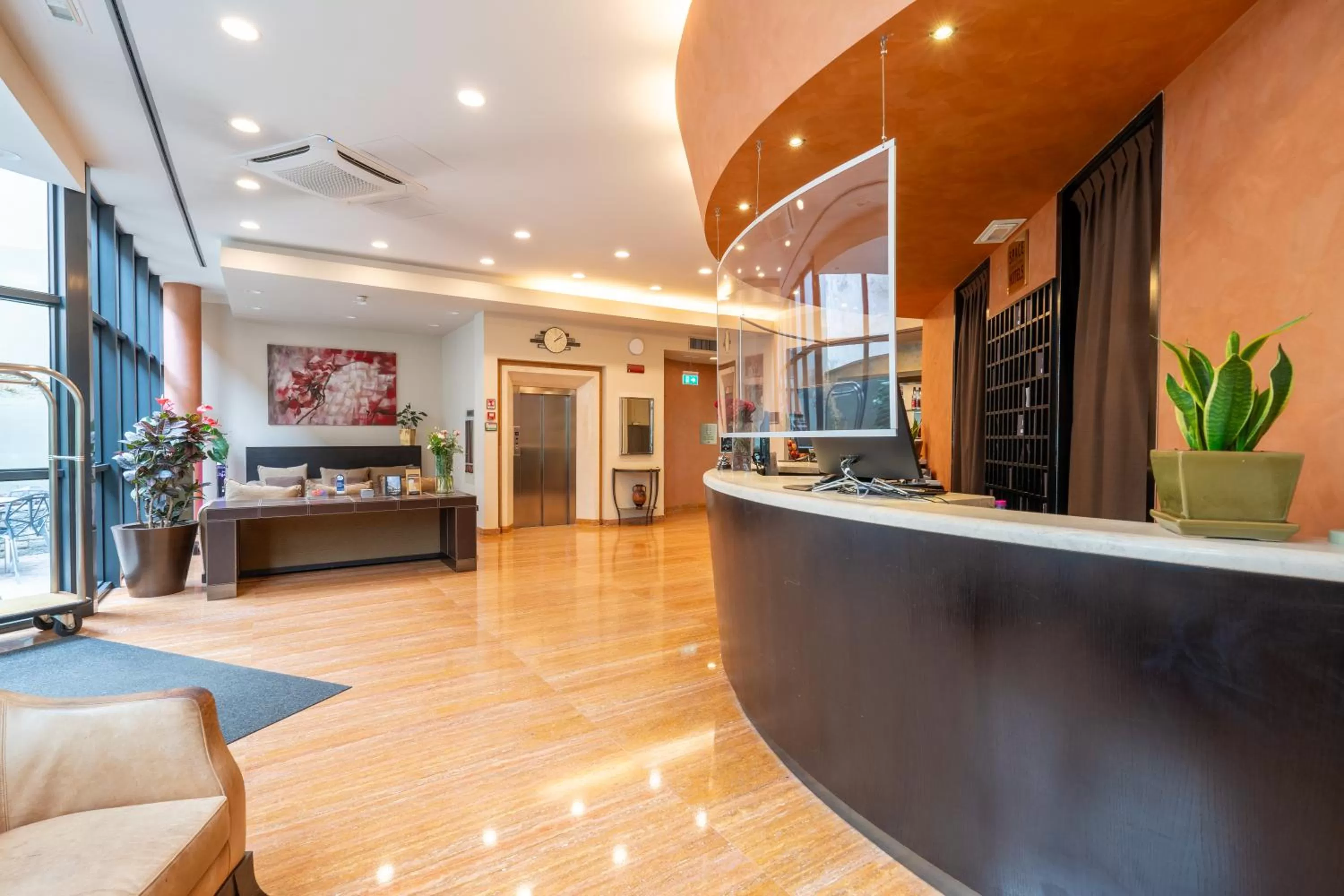 Lobby or reception in Hotel Des Etrangers