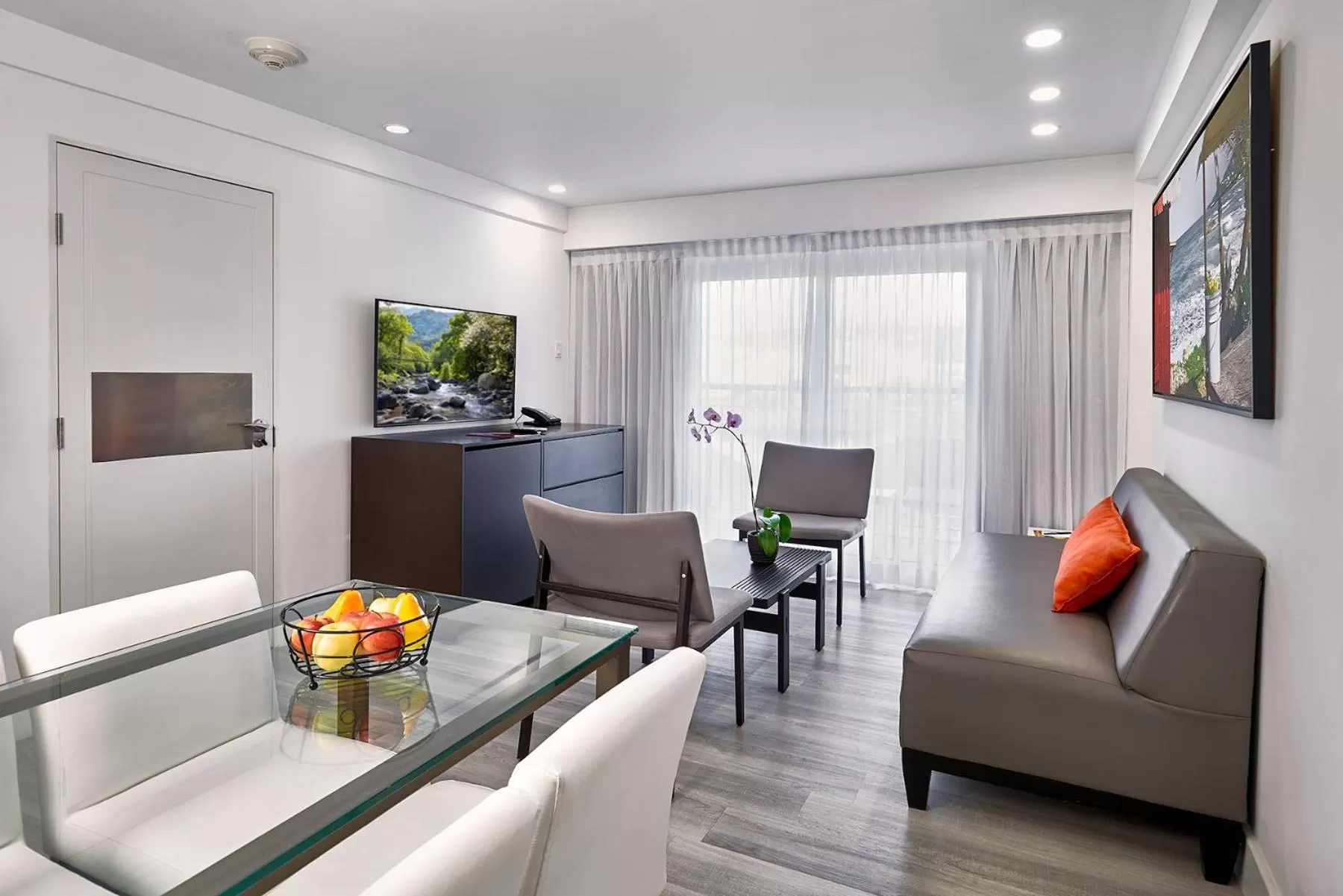 Living room in R Hotel Kingston